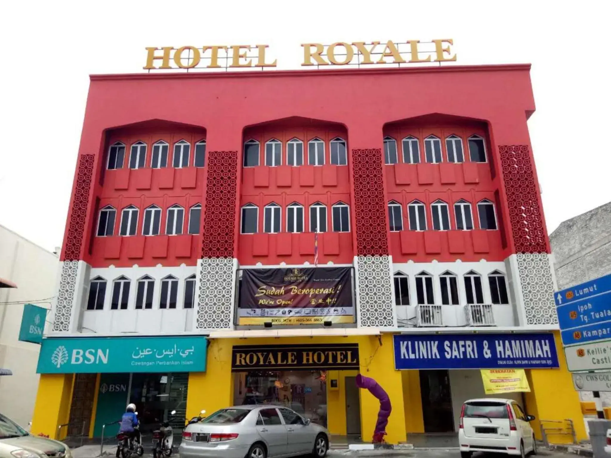 Facade/entrance in Royale Hotel Batu Gajah Facade/entrance in Royale Hotel Batu Gajah