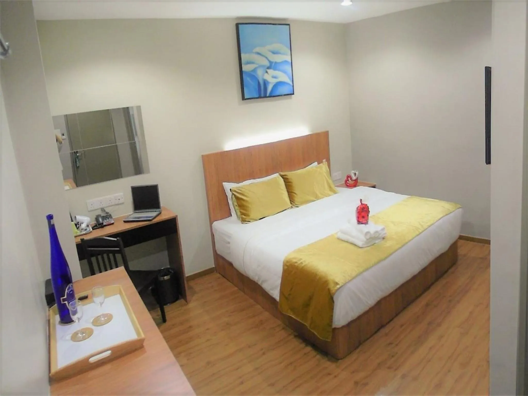 Photo of the whole room, Bed in Royale Hotel Batu Gajah