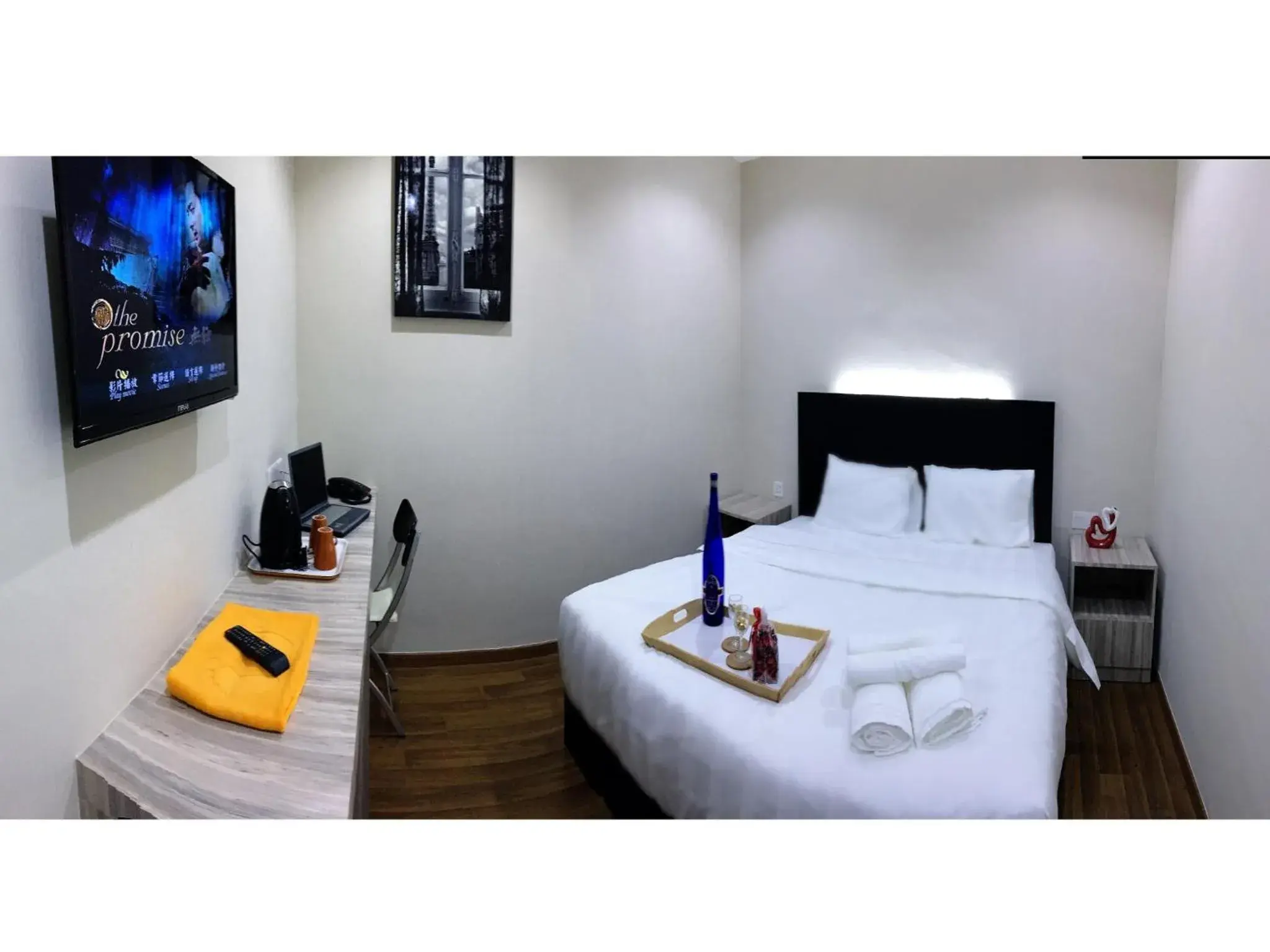 Shower, Bed in Royale Hotel Batu Gajah Shower, Bed in Royale Hotel Batu Gajah