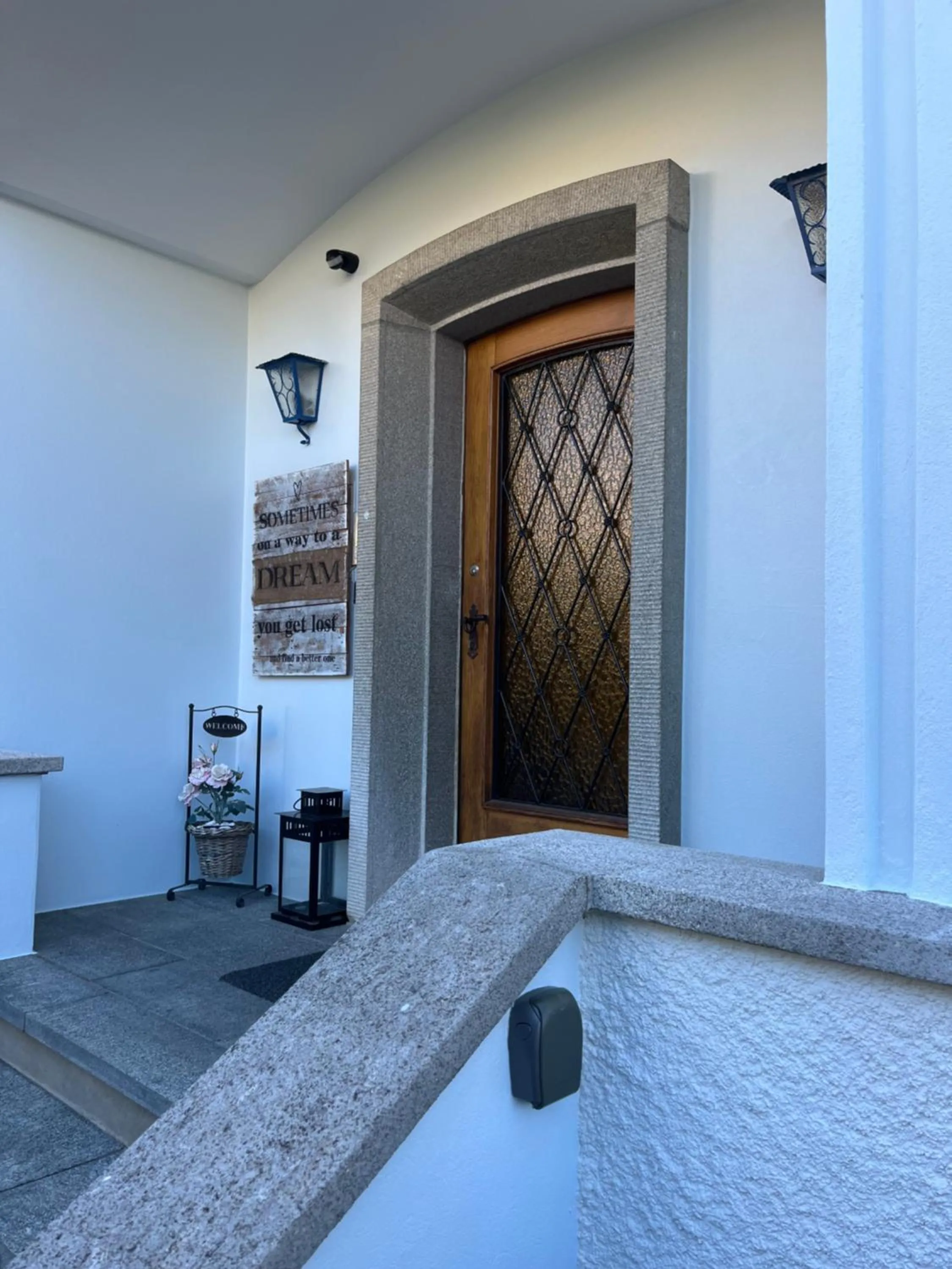 Facade/entrance in Au Bonheur des Iris