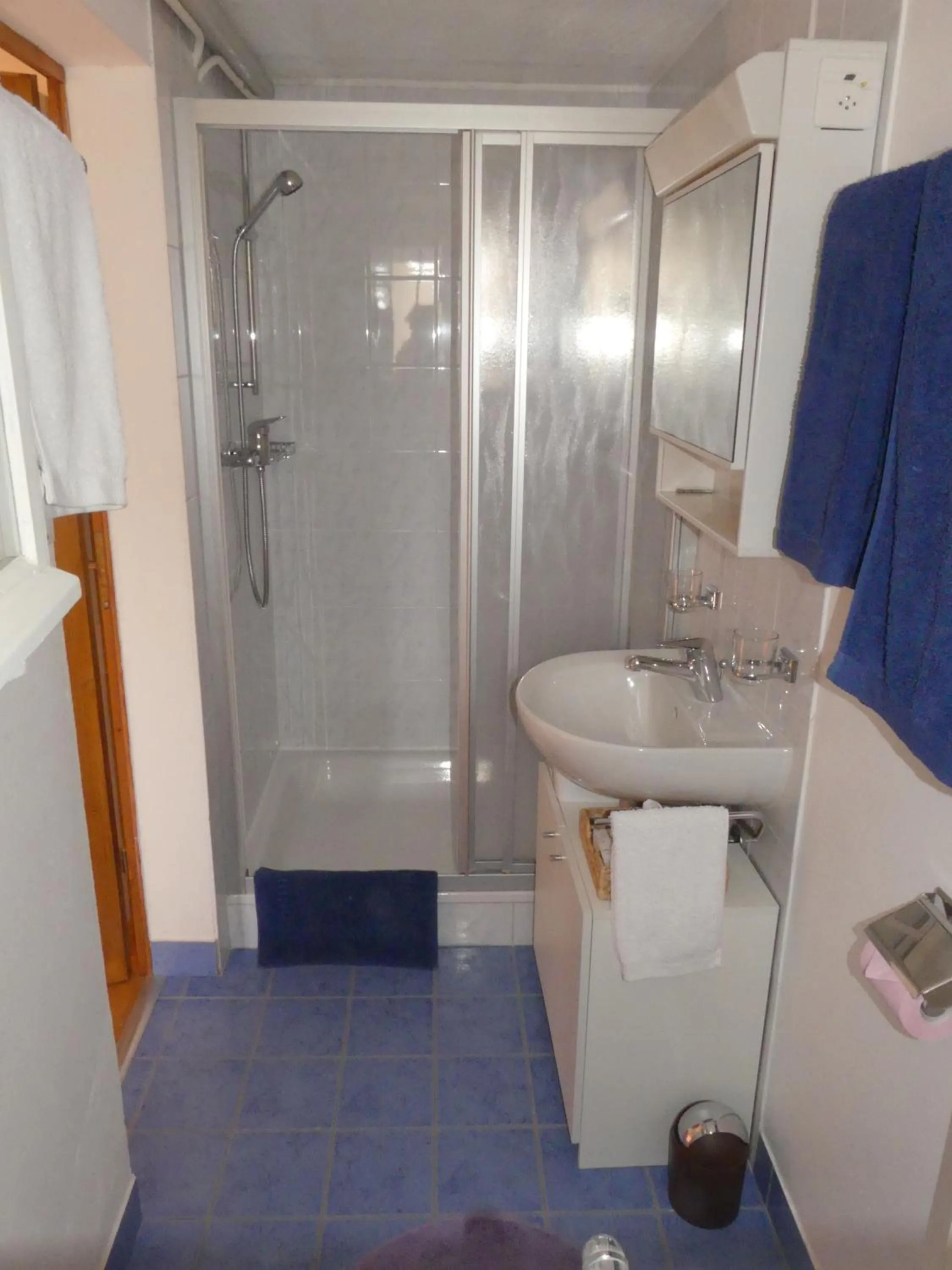 Shower in Au Bonheur des Iris