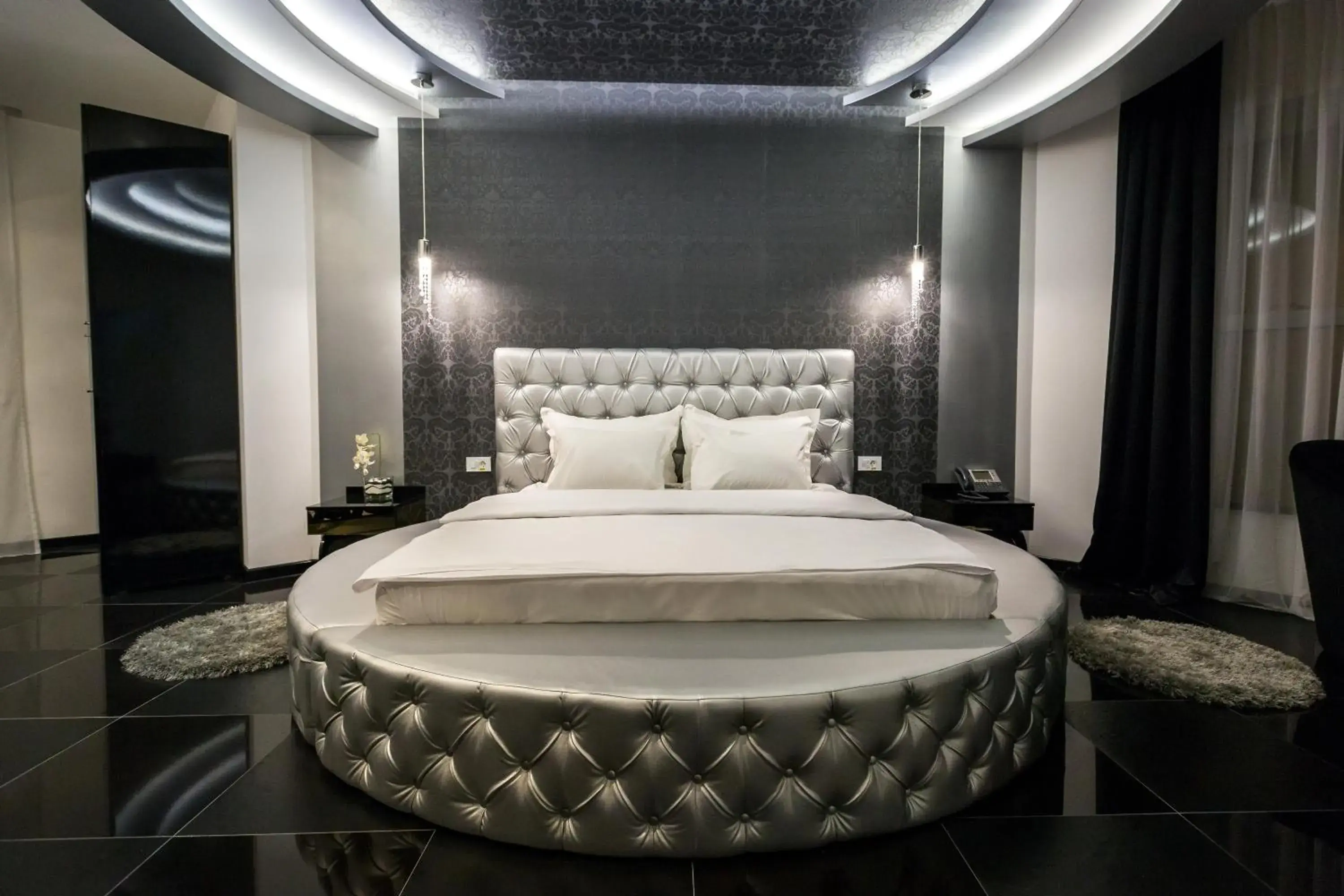 Deluxe King Suite in Hotel Crystal Light Deluxe King Suite in Hotel Crystal Light