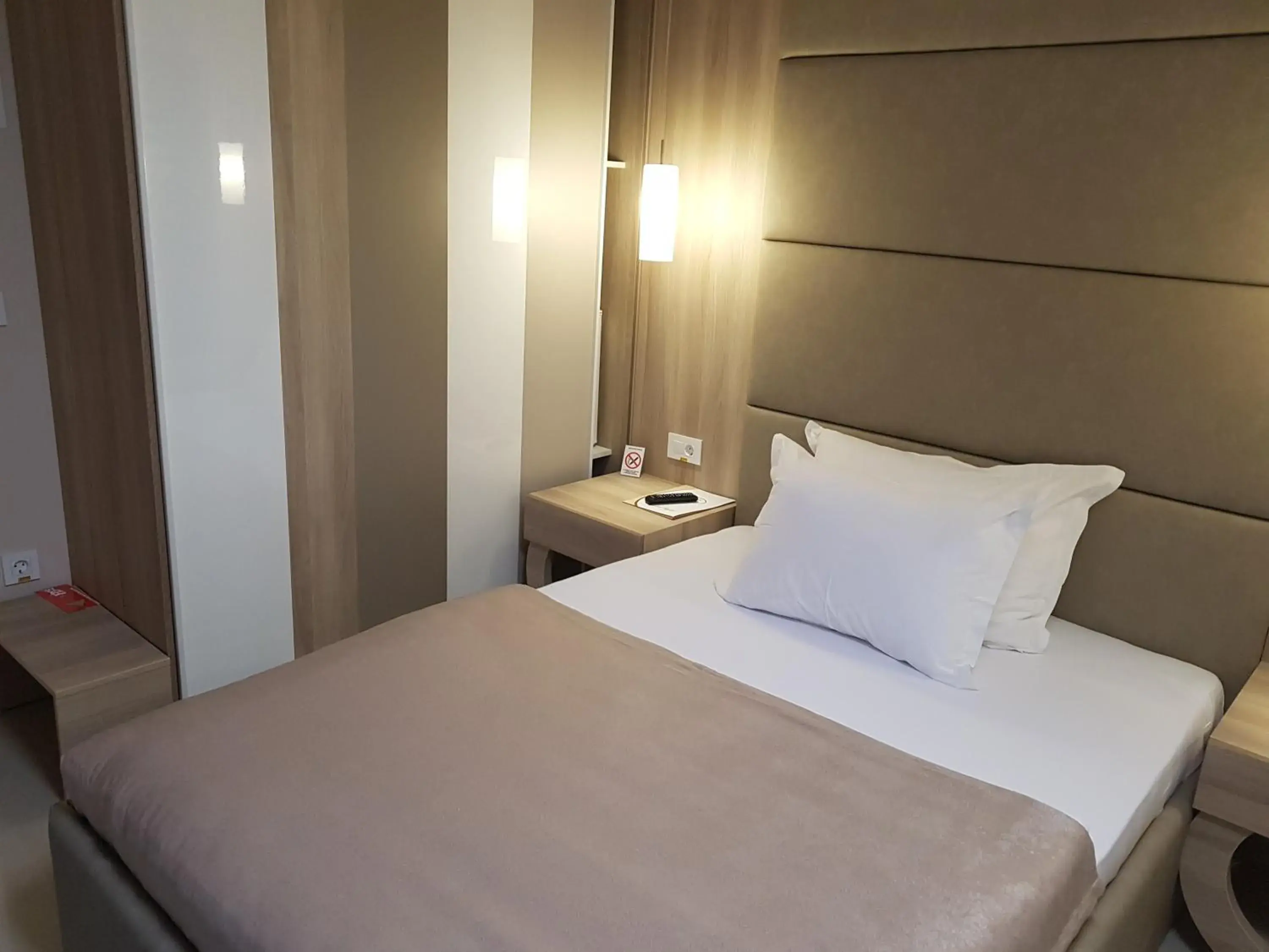 Single Room - single occupancy in Hotel Crystal Light Single Room - single occupancy in Hotel Crystal Light