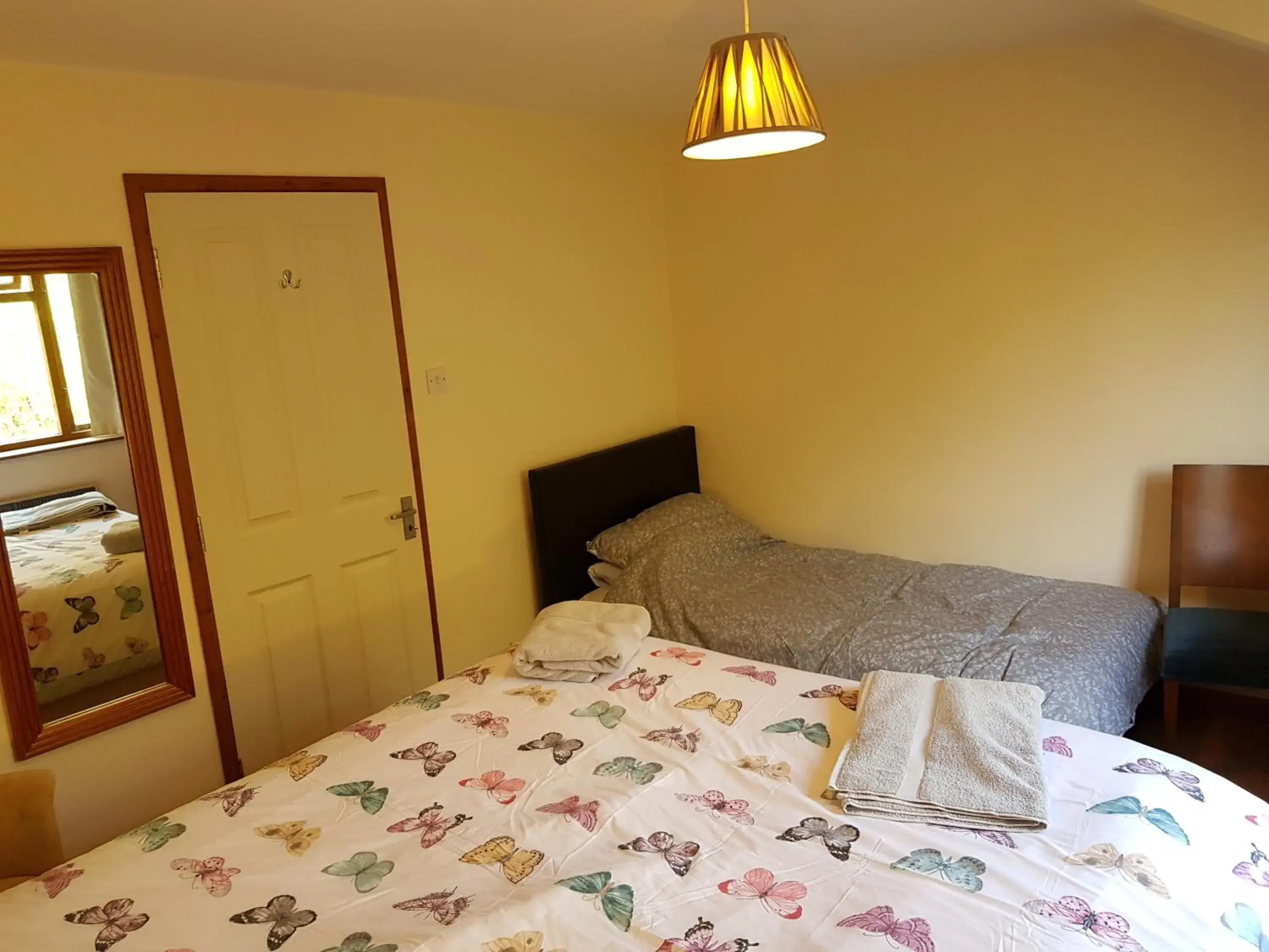 Family Room with Shared Bathroom in The Plough Inn Family Room with Shared Bathroom in The Plough Inn