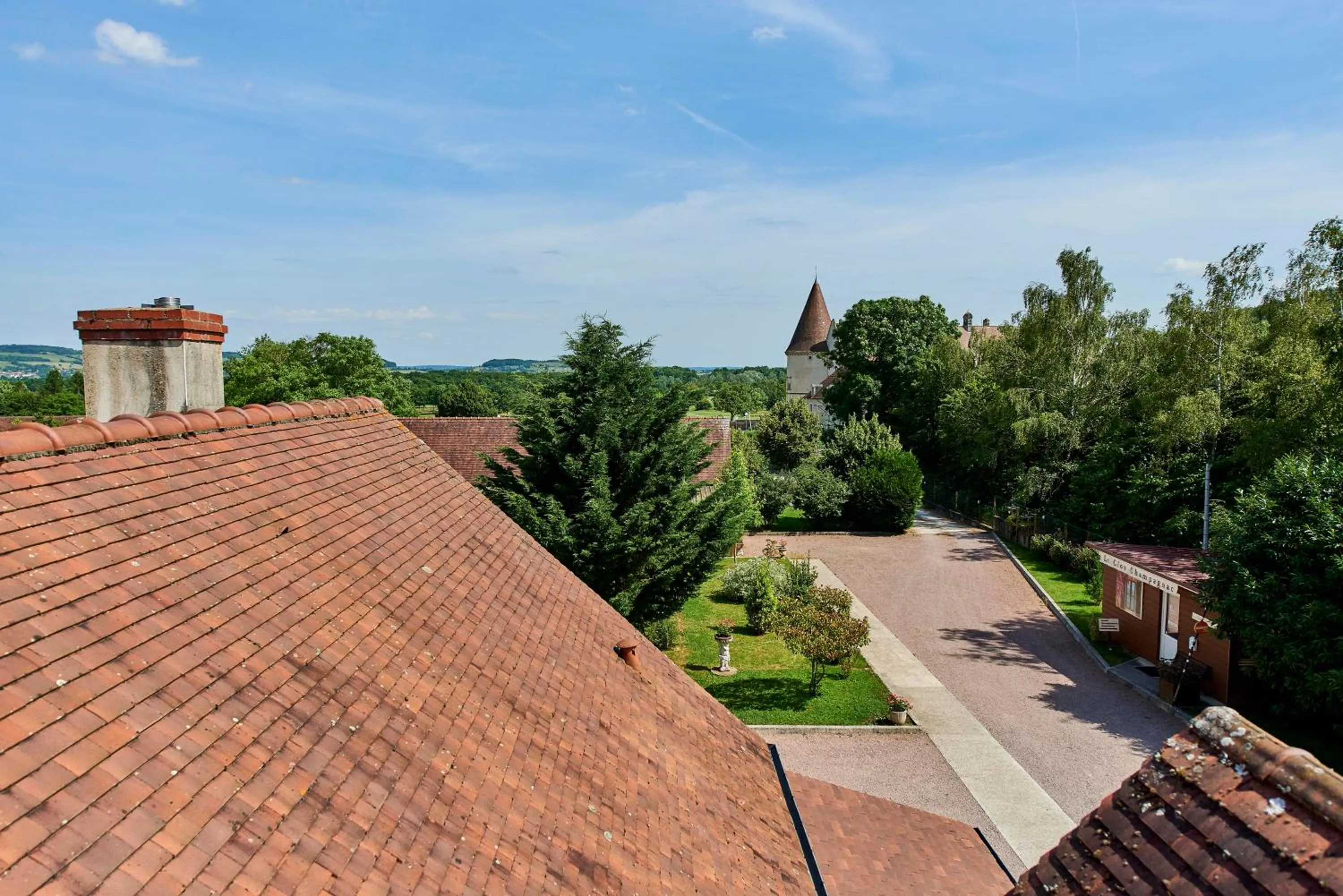 Garden view in Gite du Clos Champagnac