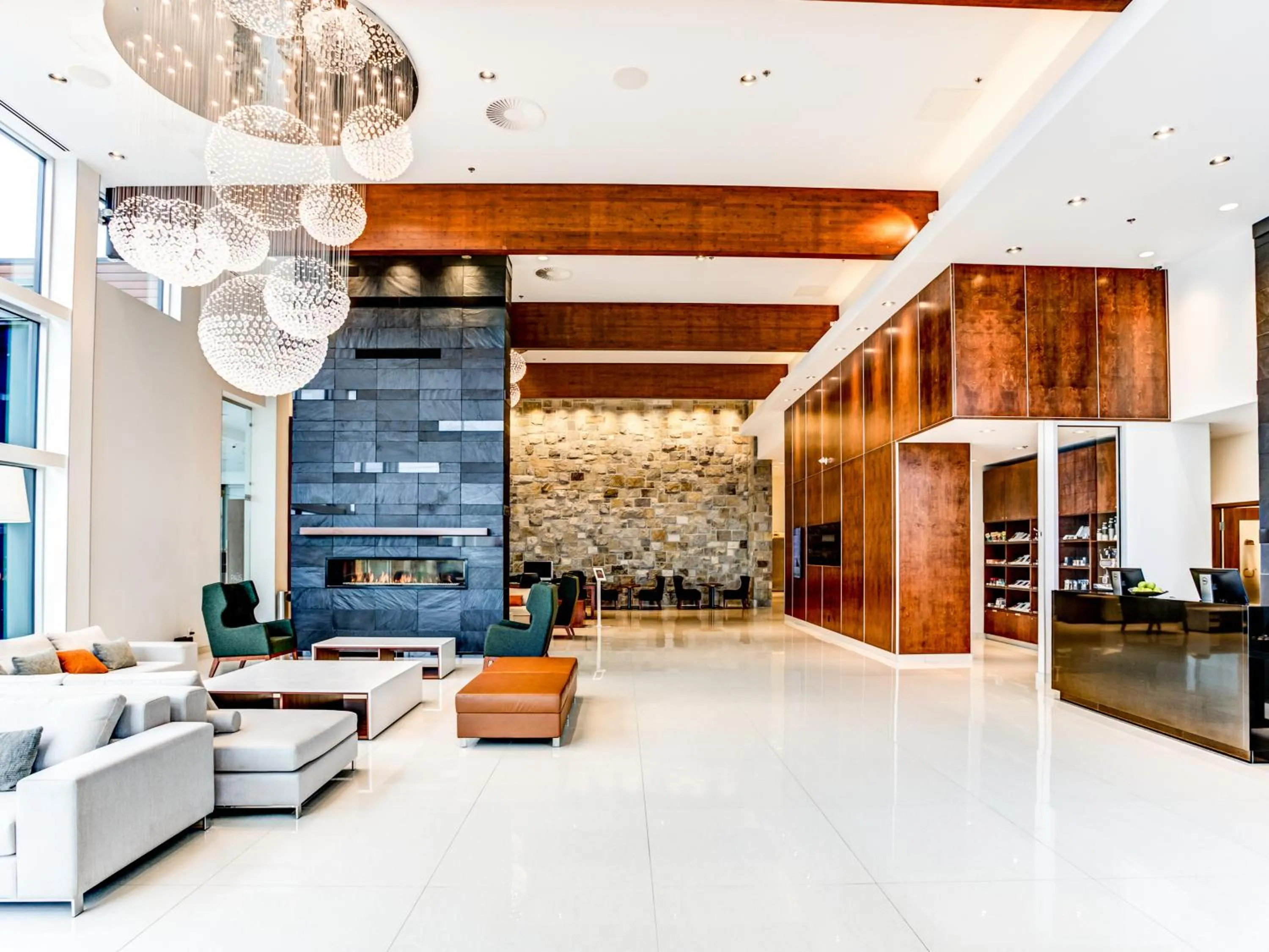 Lobby or reception in OTL Gouverneur Saguenay