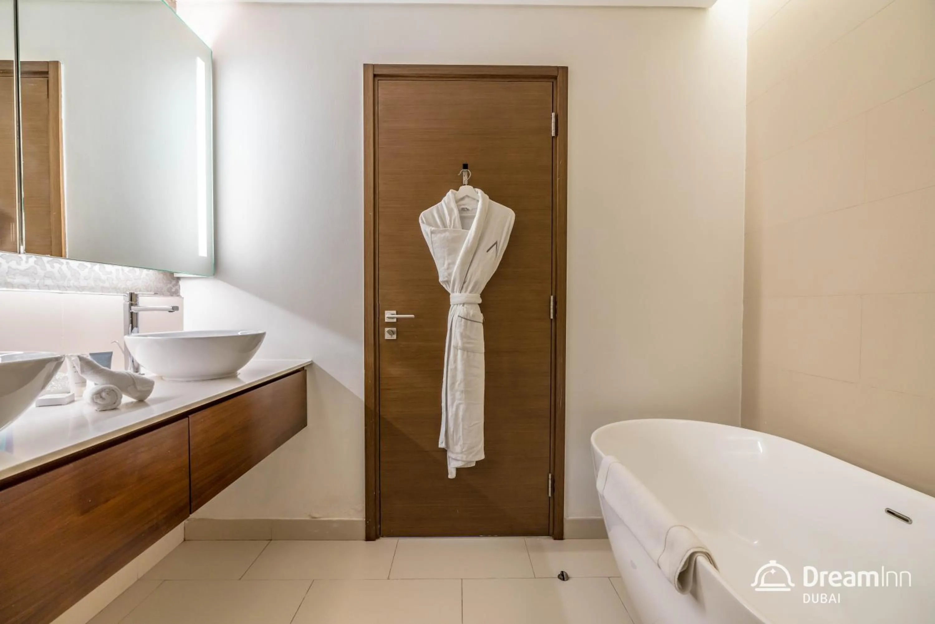 Bathroom in Dream Inn Apartments - City Walk Prime