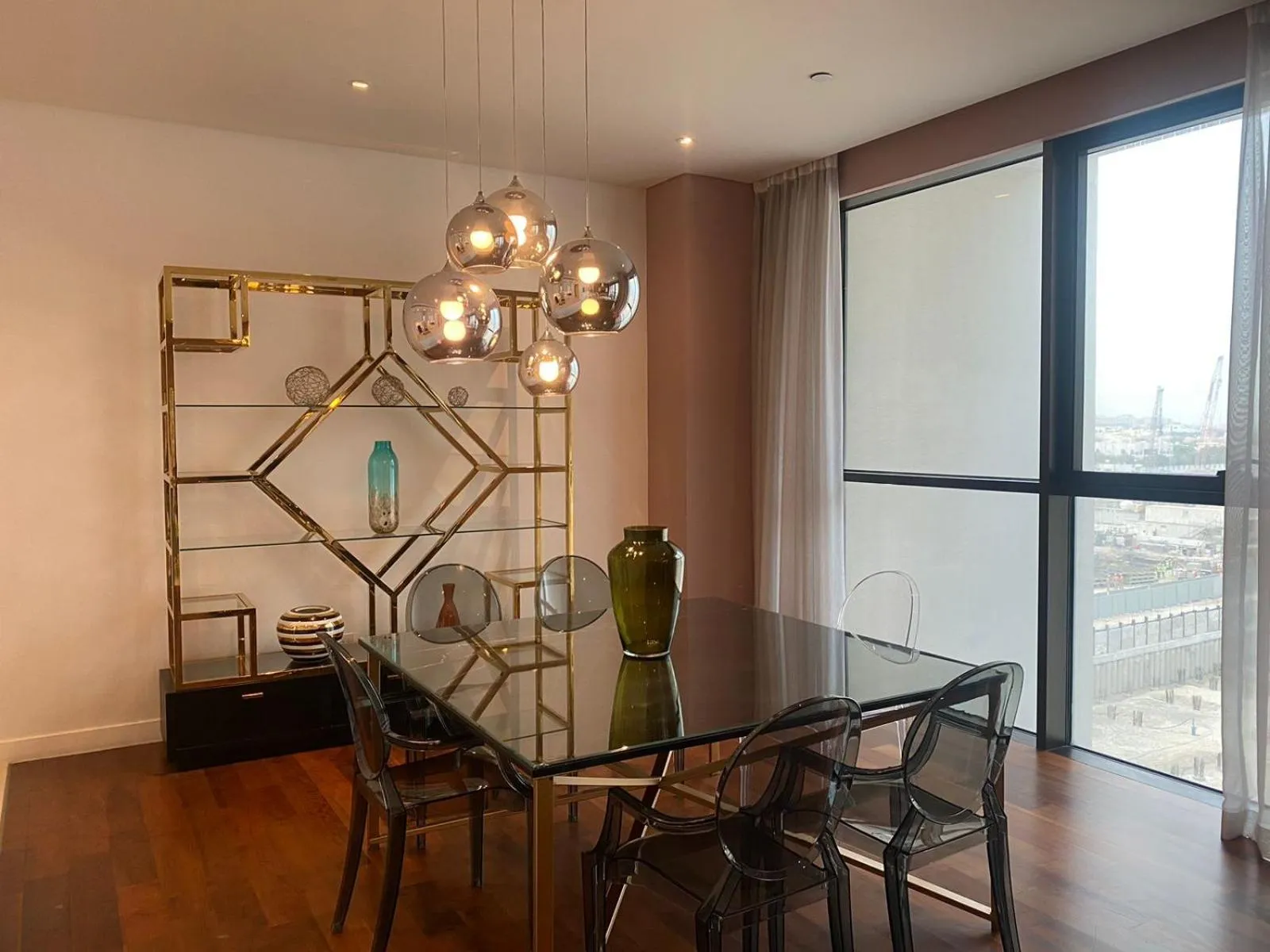 Dining area in Dream Inn Apartments - City Walk Prime