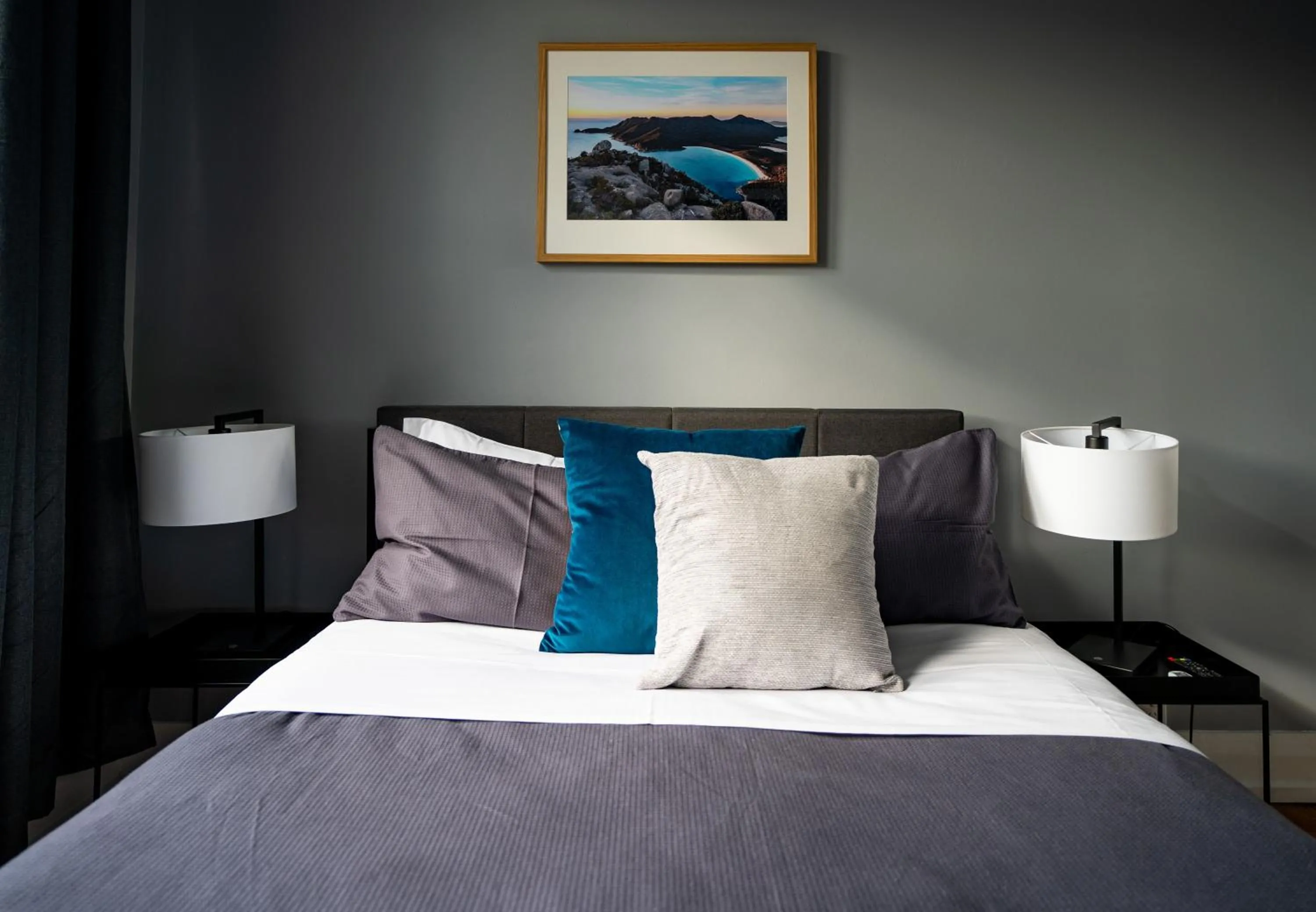 Photo of the whole room, Bed in The Tasmanian Inn