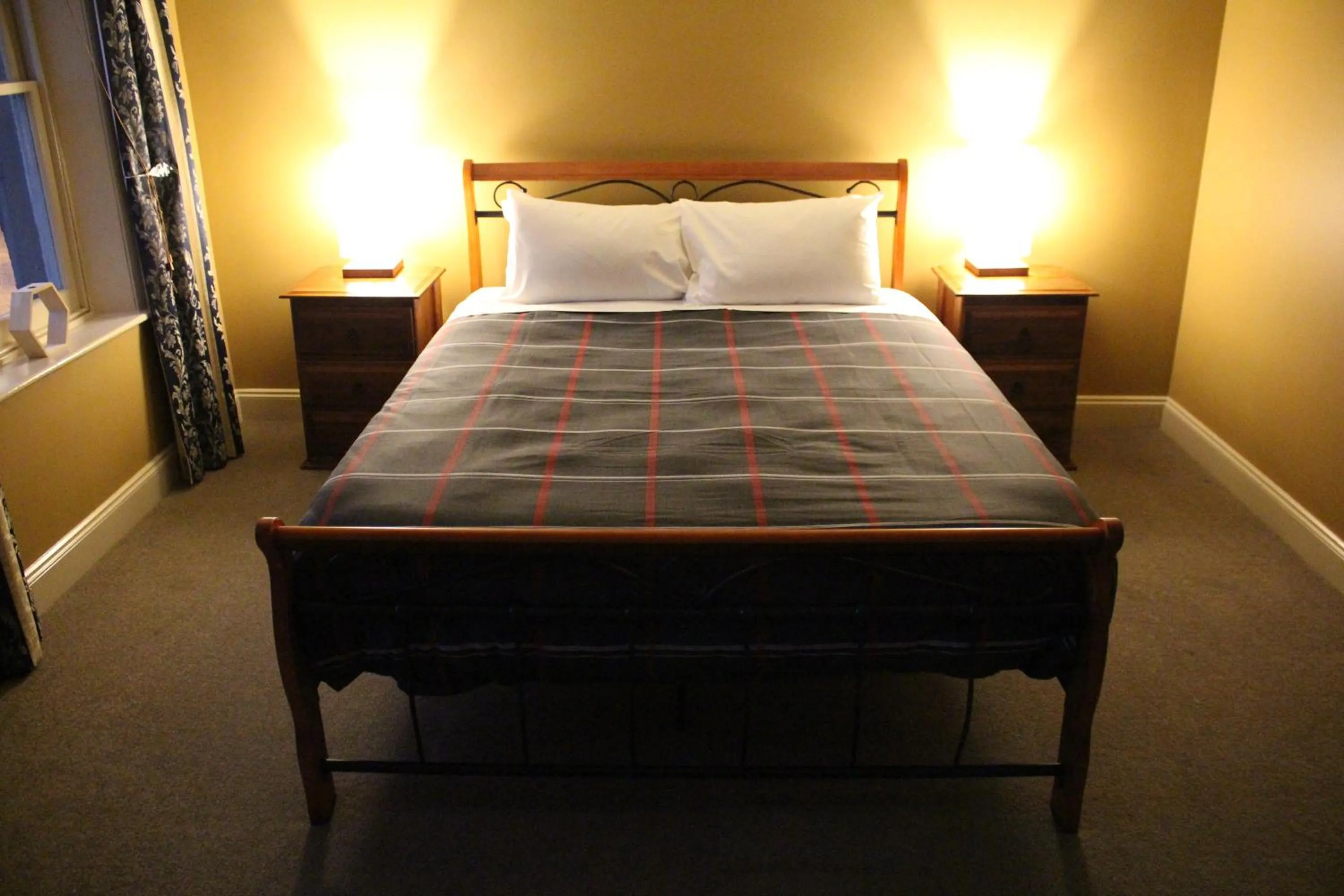Bed in The Tasmanian Inn