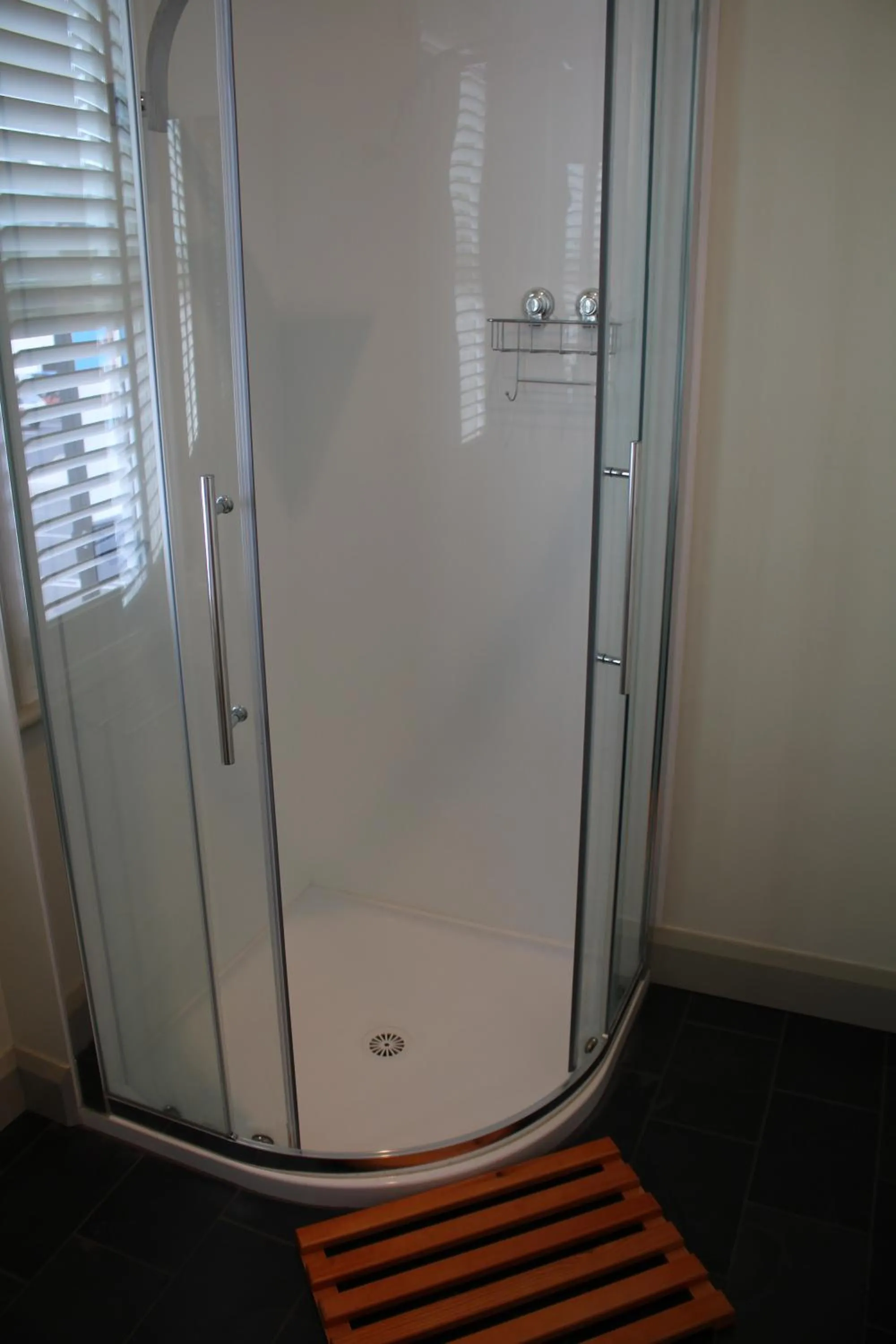 Shower in The Tasmanian Inn