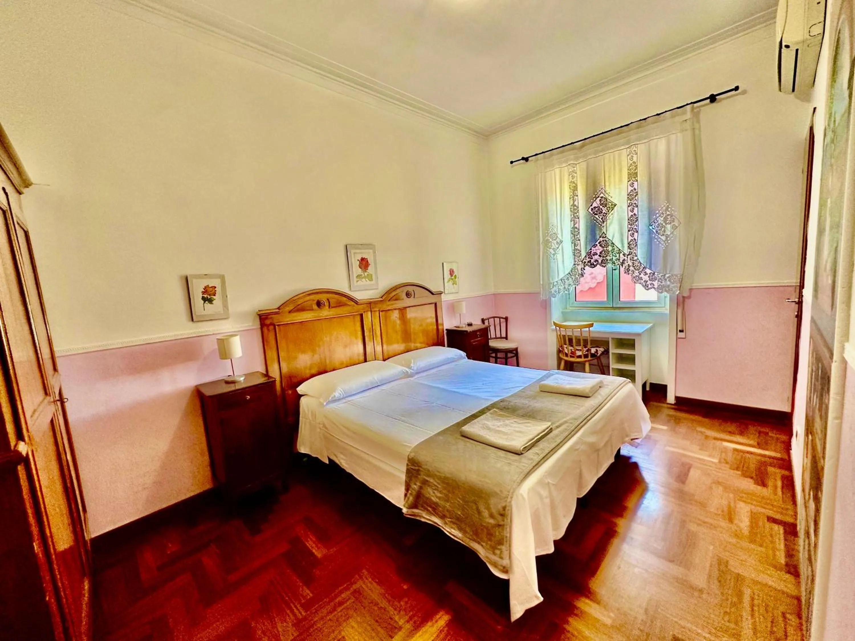 Bed in Pardis Guest house