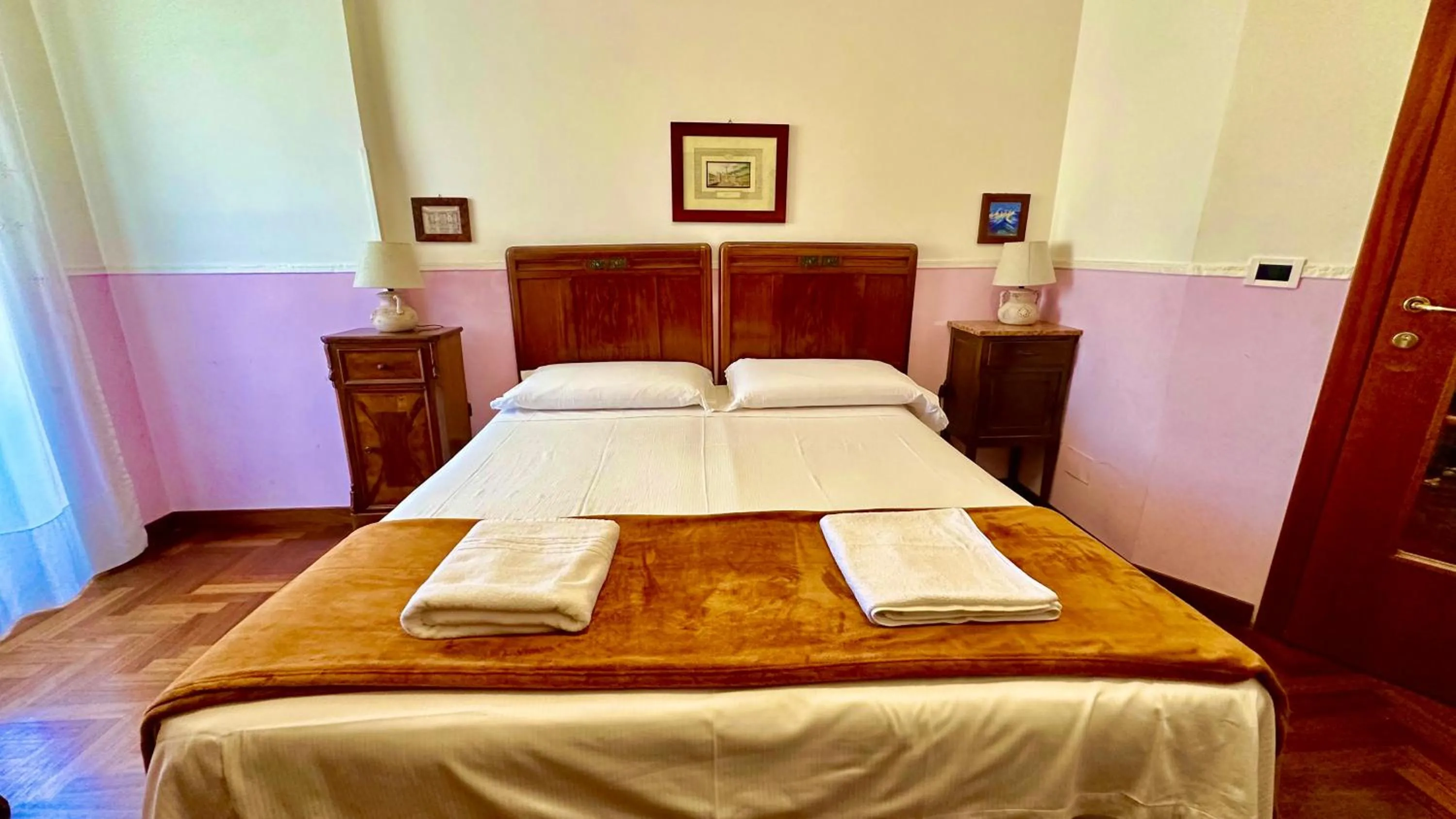 Bed in Pardis Guest house