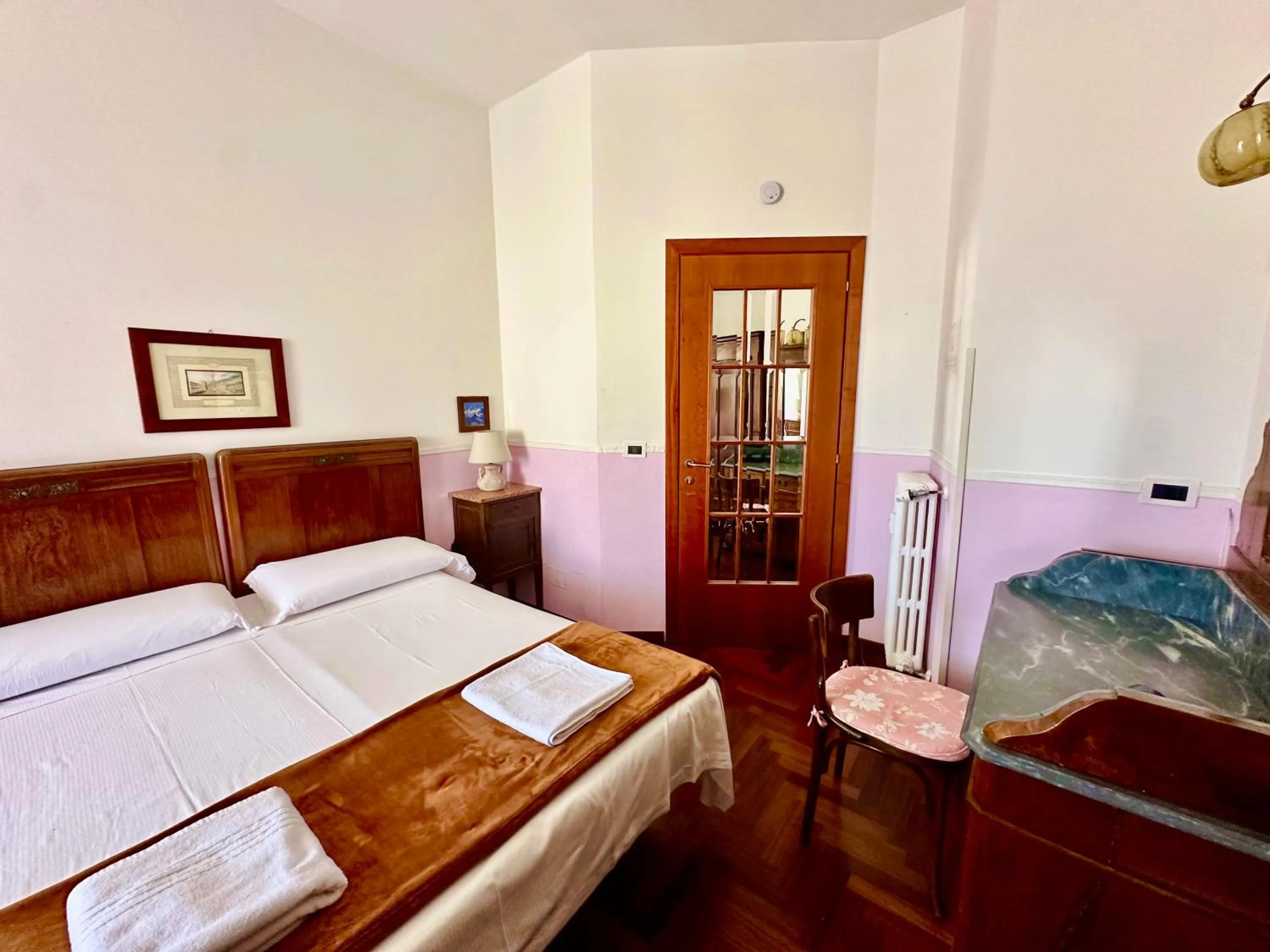 Bed in Pardis Guest house