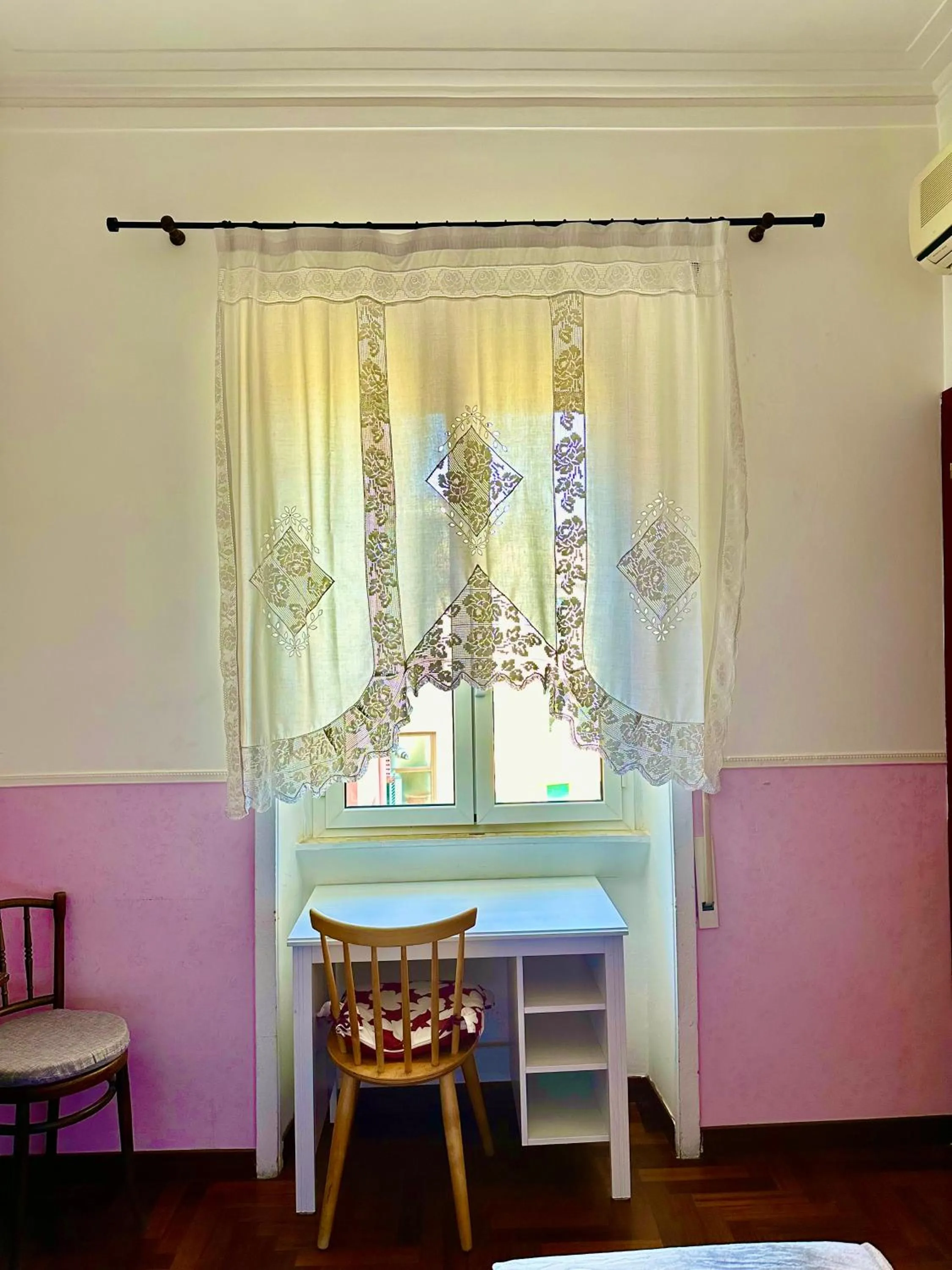 Pardis Guest house