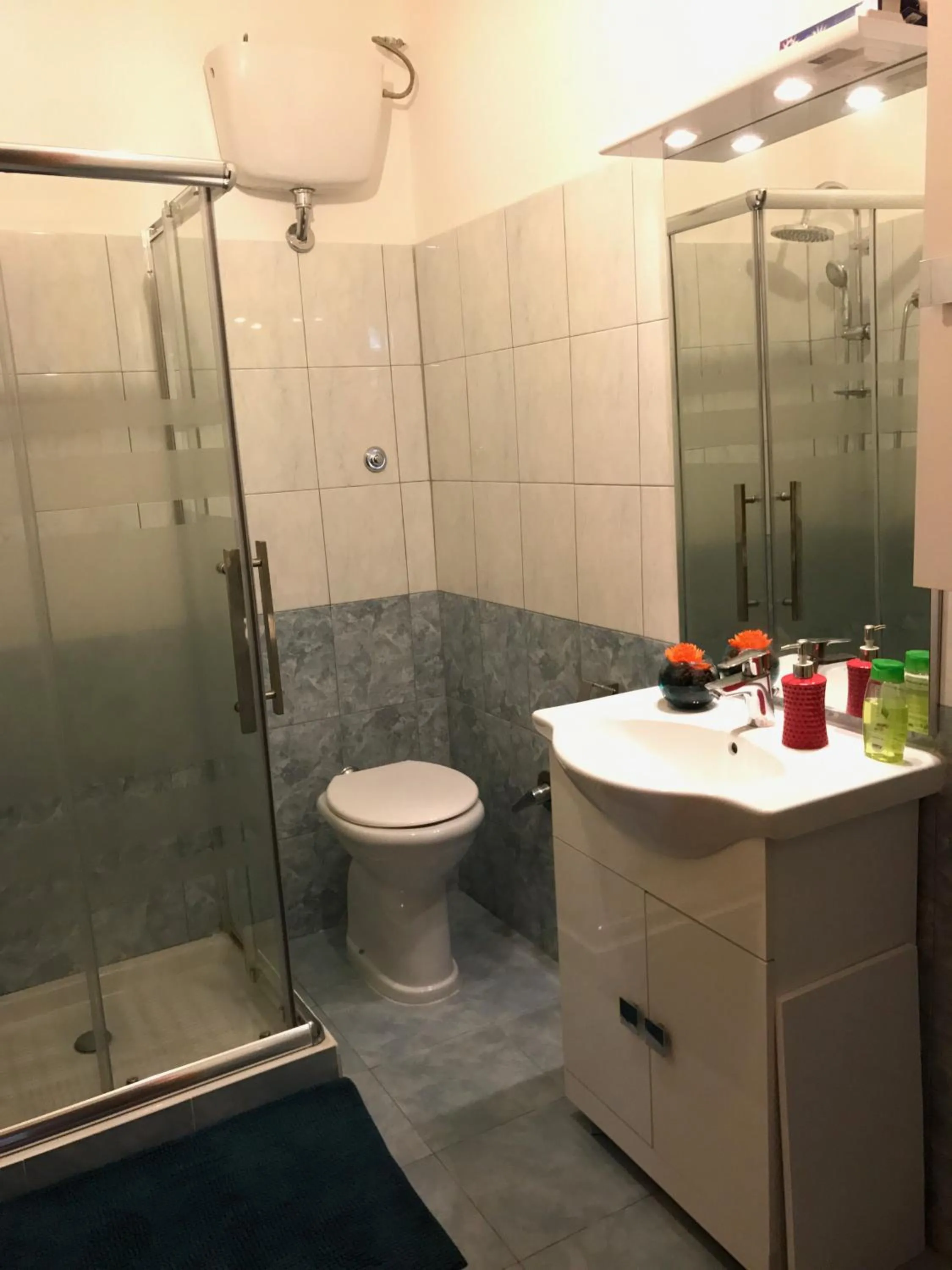 Bathroom in Pardis Guest house