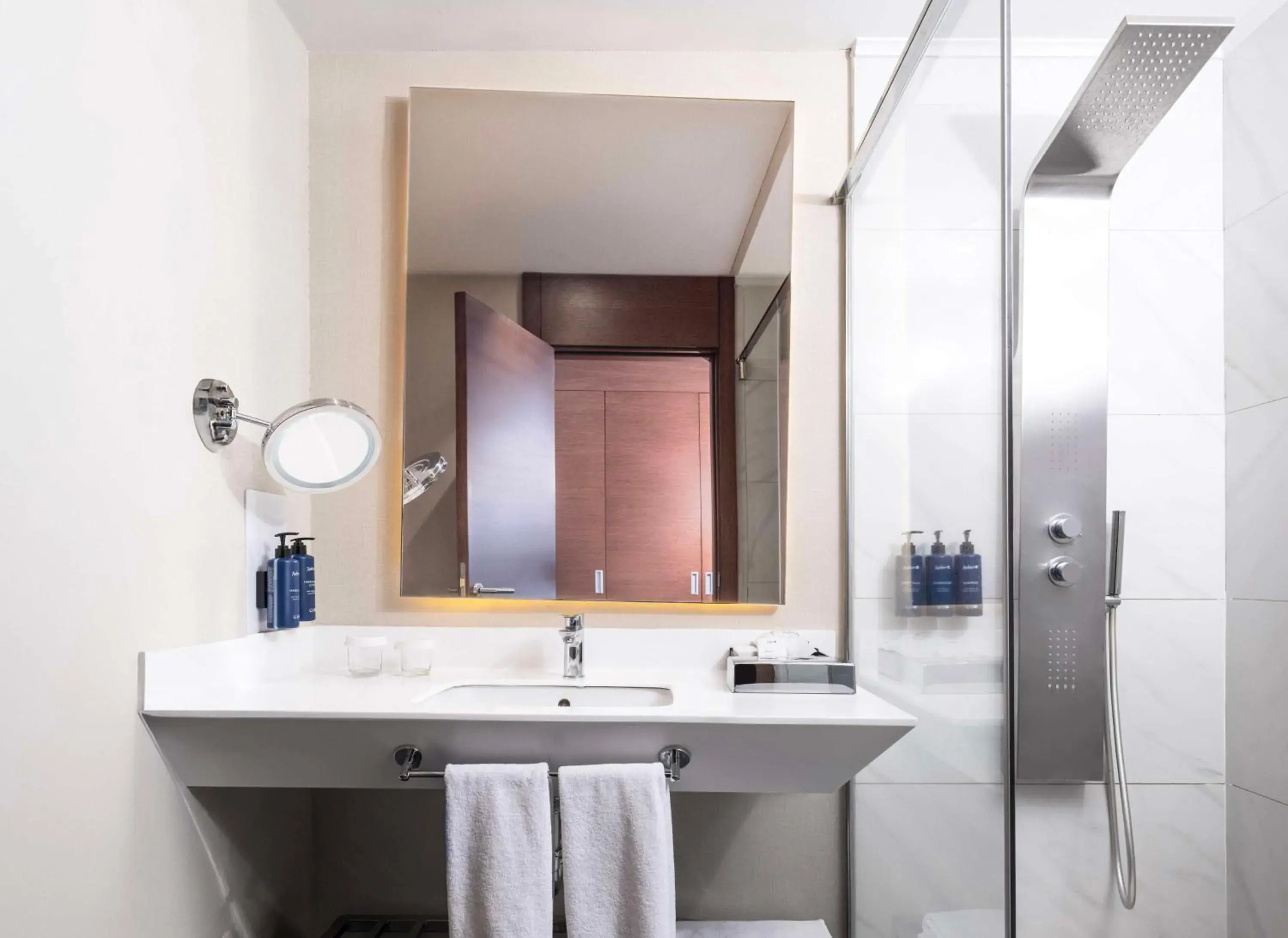 Bathroom in Radisson Blu Hotel Ankara Cankaya Bathroom in Radisson Blu Hotel Ankara Cankaya