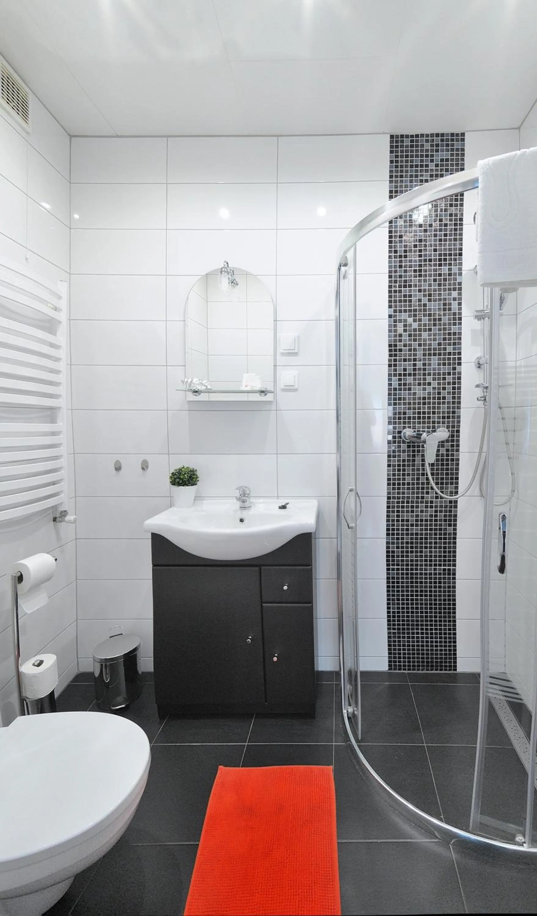 Photo of the whole room in 7th Room Guest House