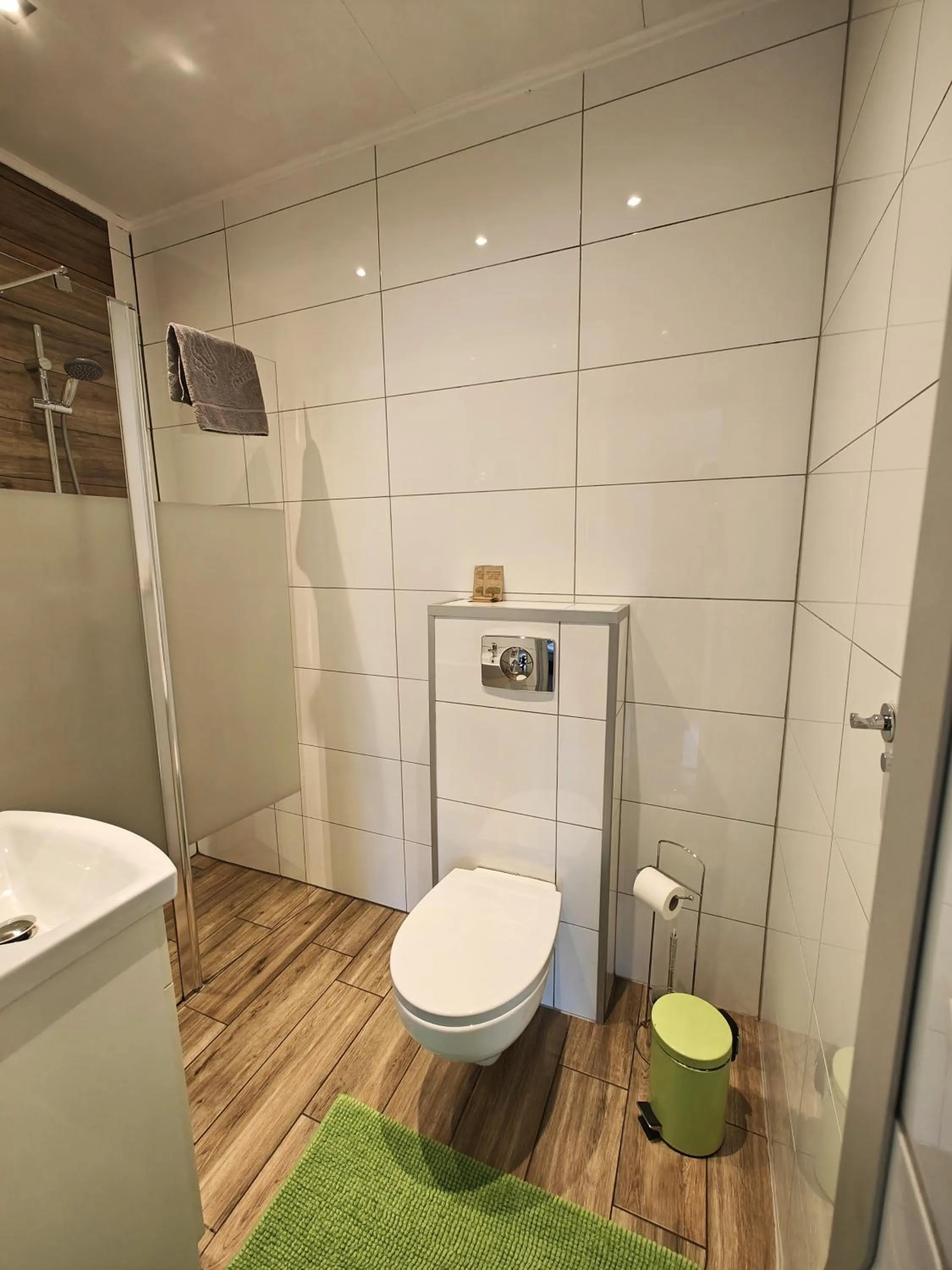 Bathroom in 7th Room Guest House