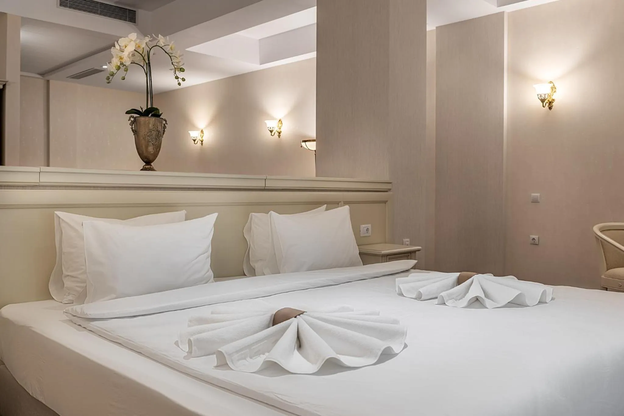 Photo of the whole room, Bed in Rediu Hotel & Restaurant