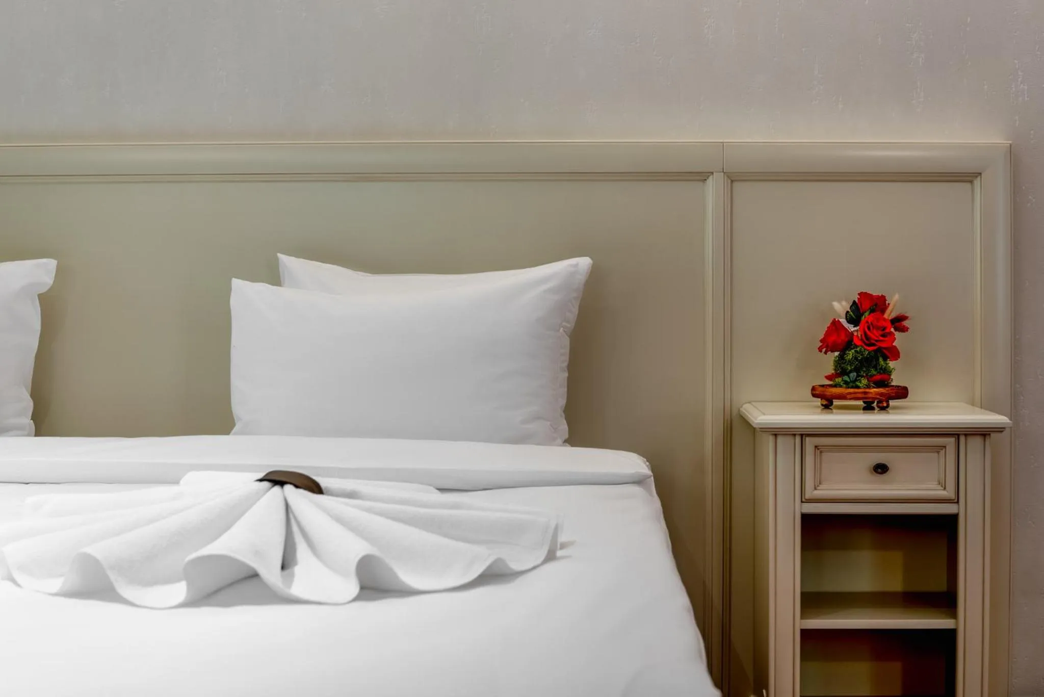 Bed in Rediu Hotel & Restaurant