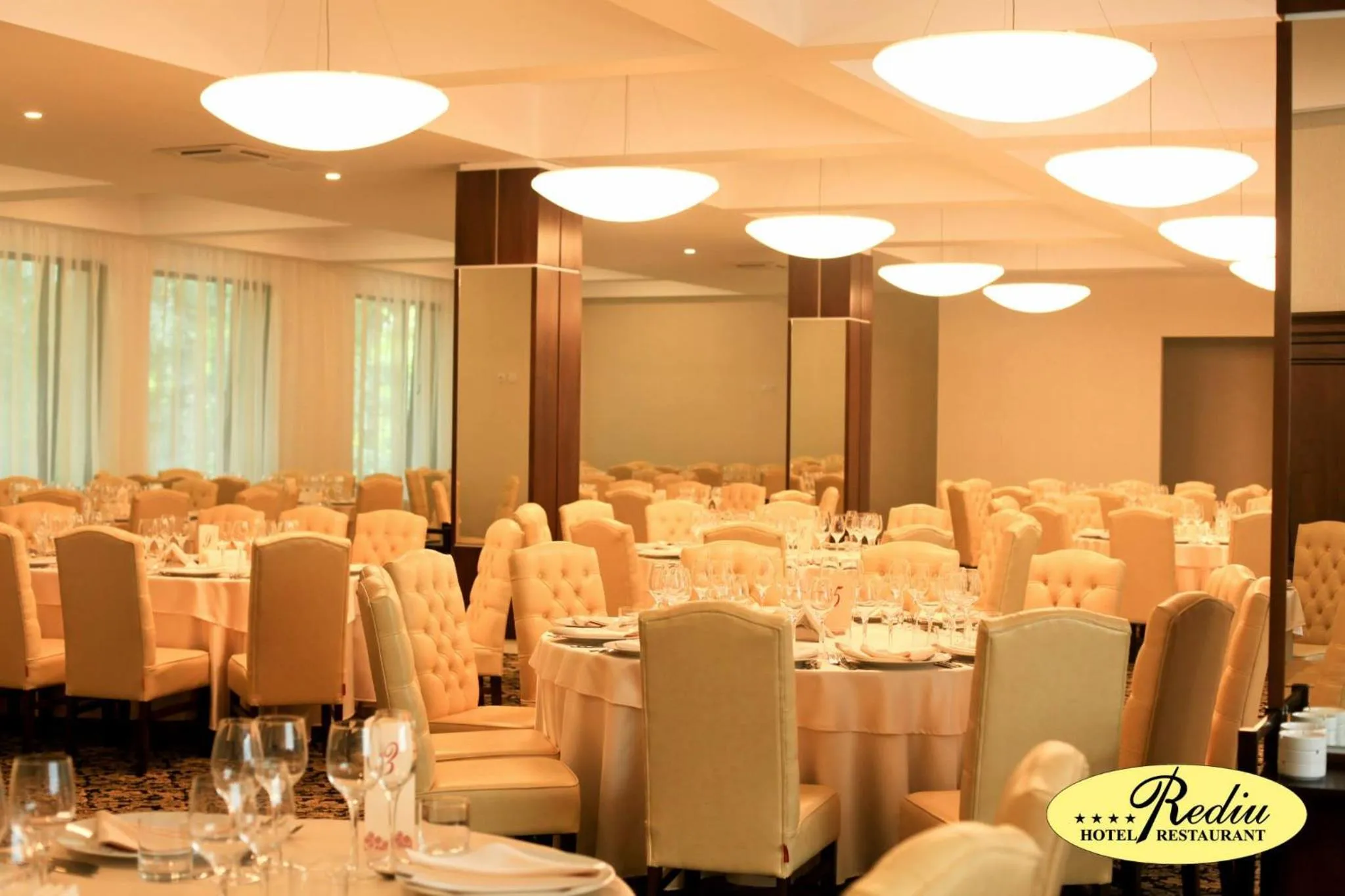 Restaurant/places to eat in Rediu Hotel & Restaurant