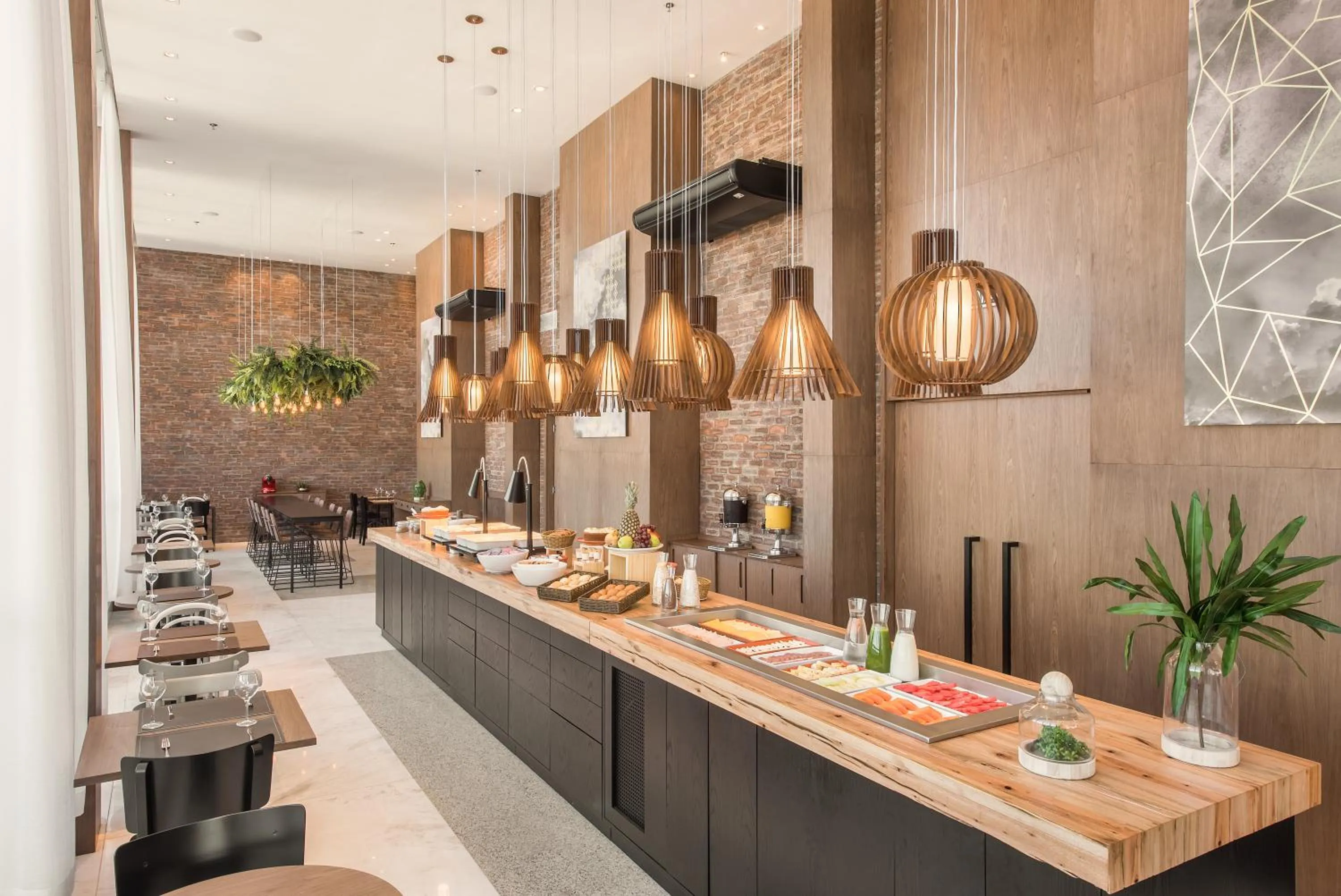 Restaurant/places to eat in Intercity Porto Alegre Cidade Baixa