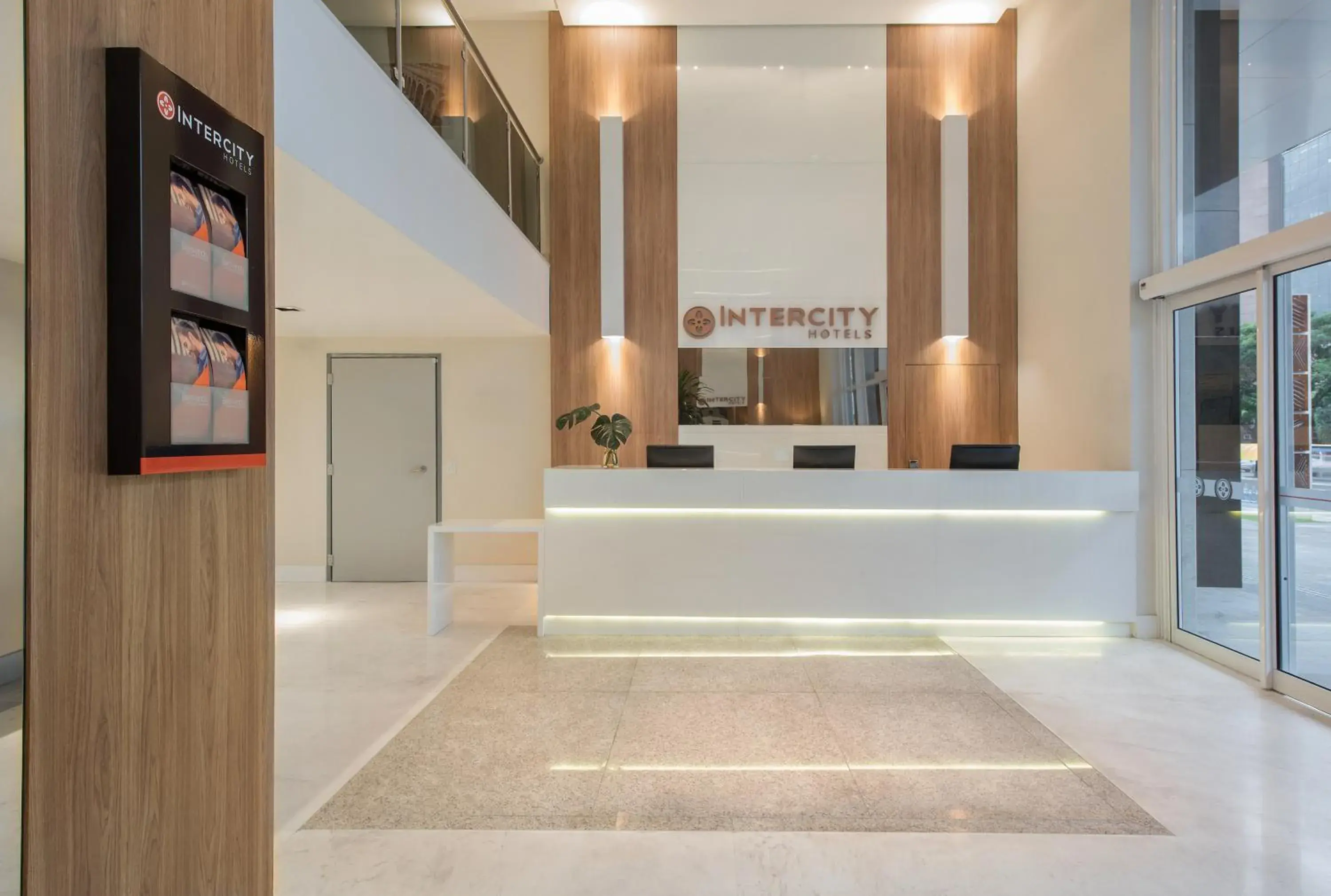 Lobby or reception in Intercity Porto Alegre Cidade Baixa Lobby or reception in Intercity Porto Alegre Cidade Baixa