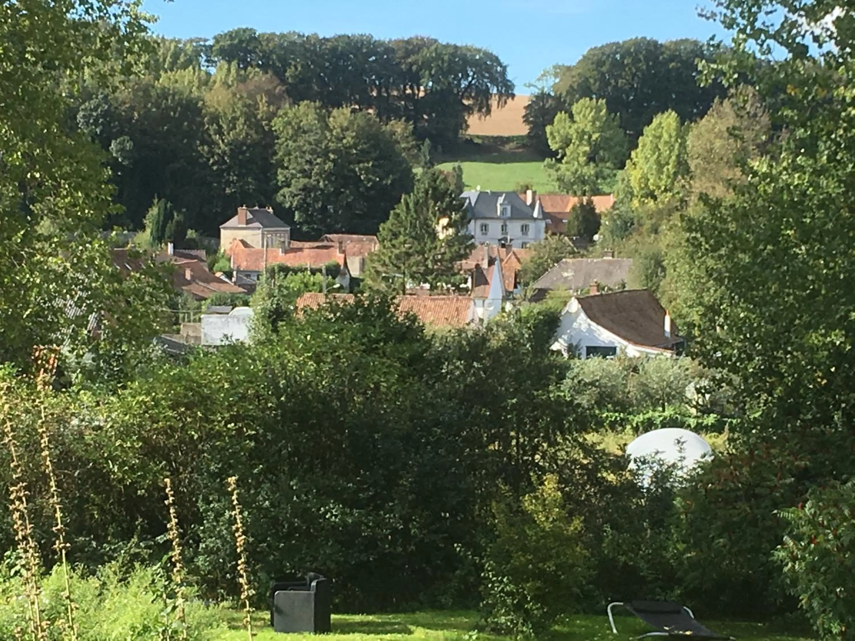 Neighbourhood, Bird's-eye View in Le Clos Dessyag