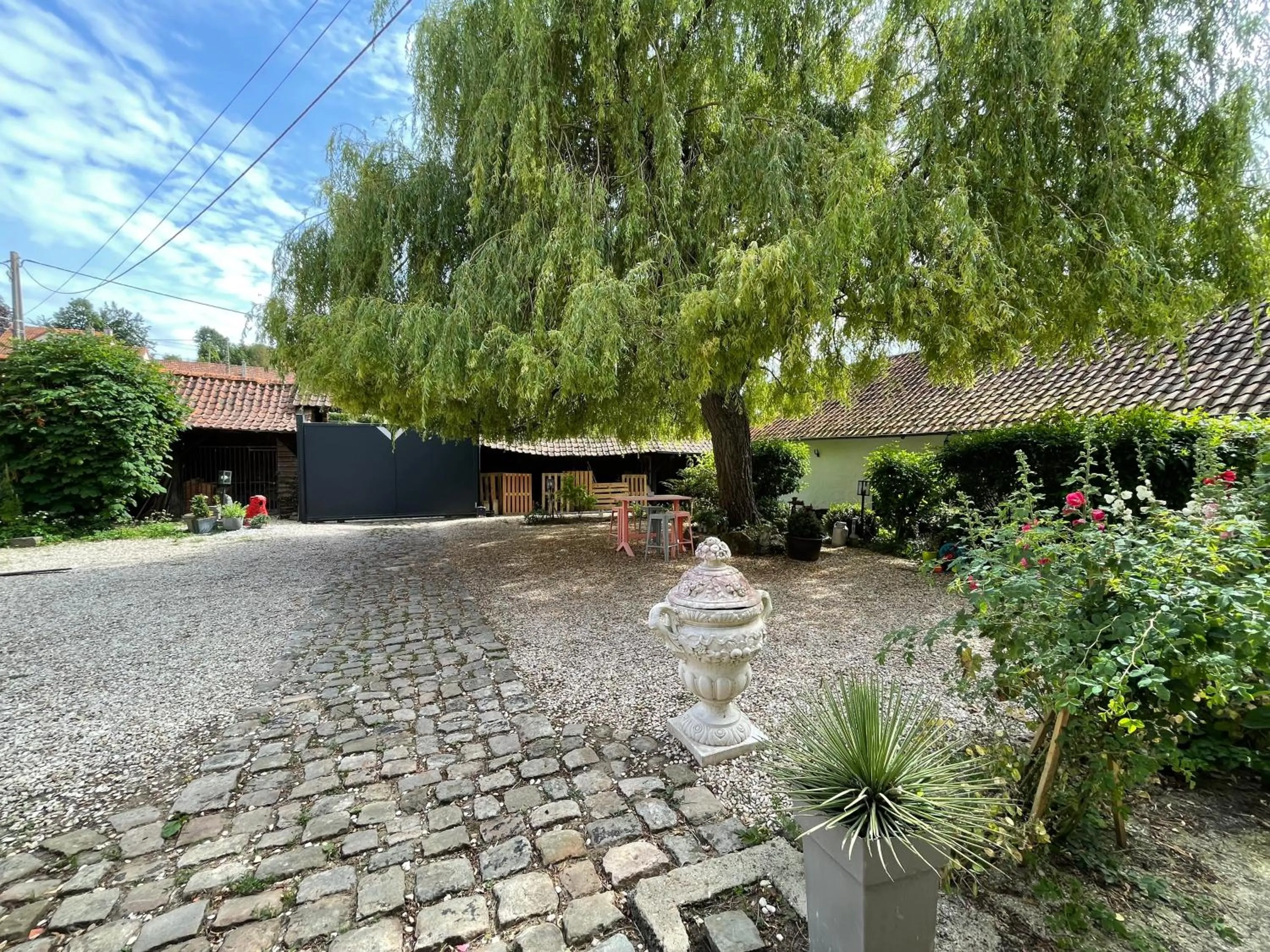 Facade/entrance, Property Building in Le Clos Dessyag
