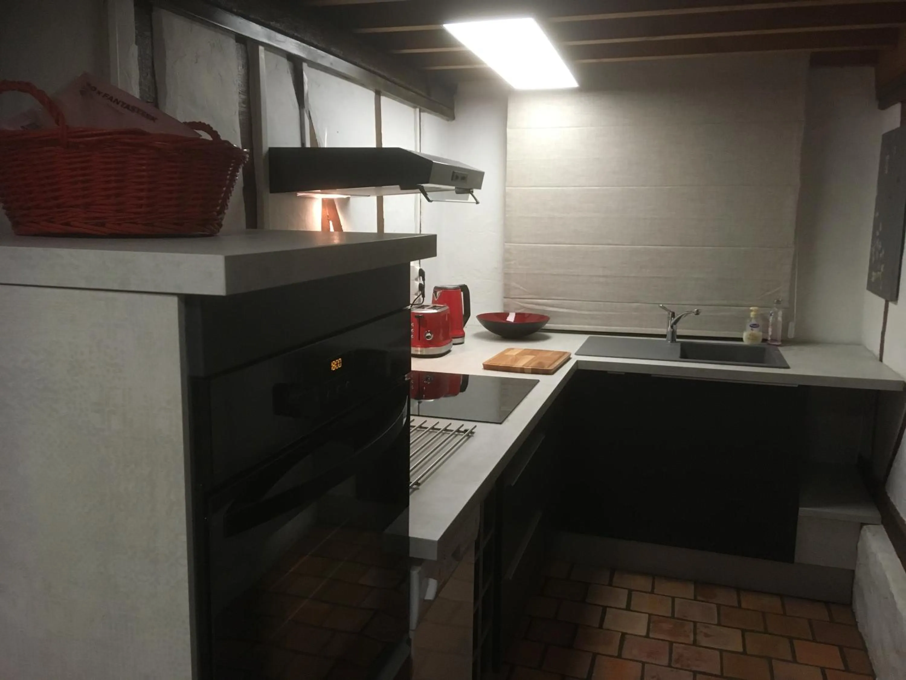 Kitchen or kitchenette, Kitchen/Kitchenette in Le Clos Dessyag