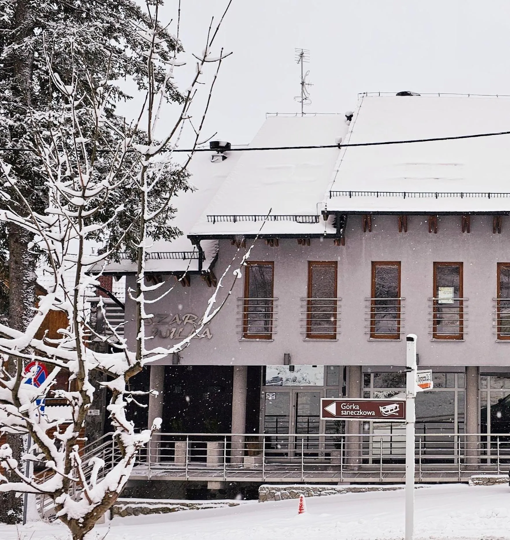 Property building in Szara Willa tuż przy wyciągu na Szrenicę