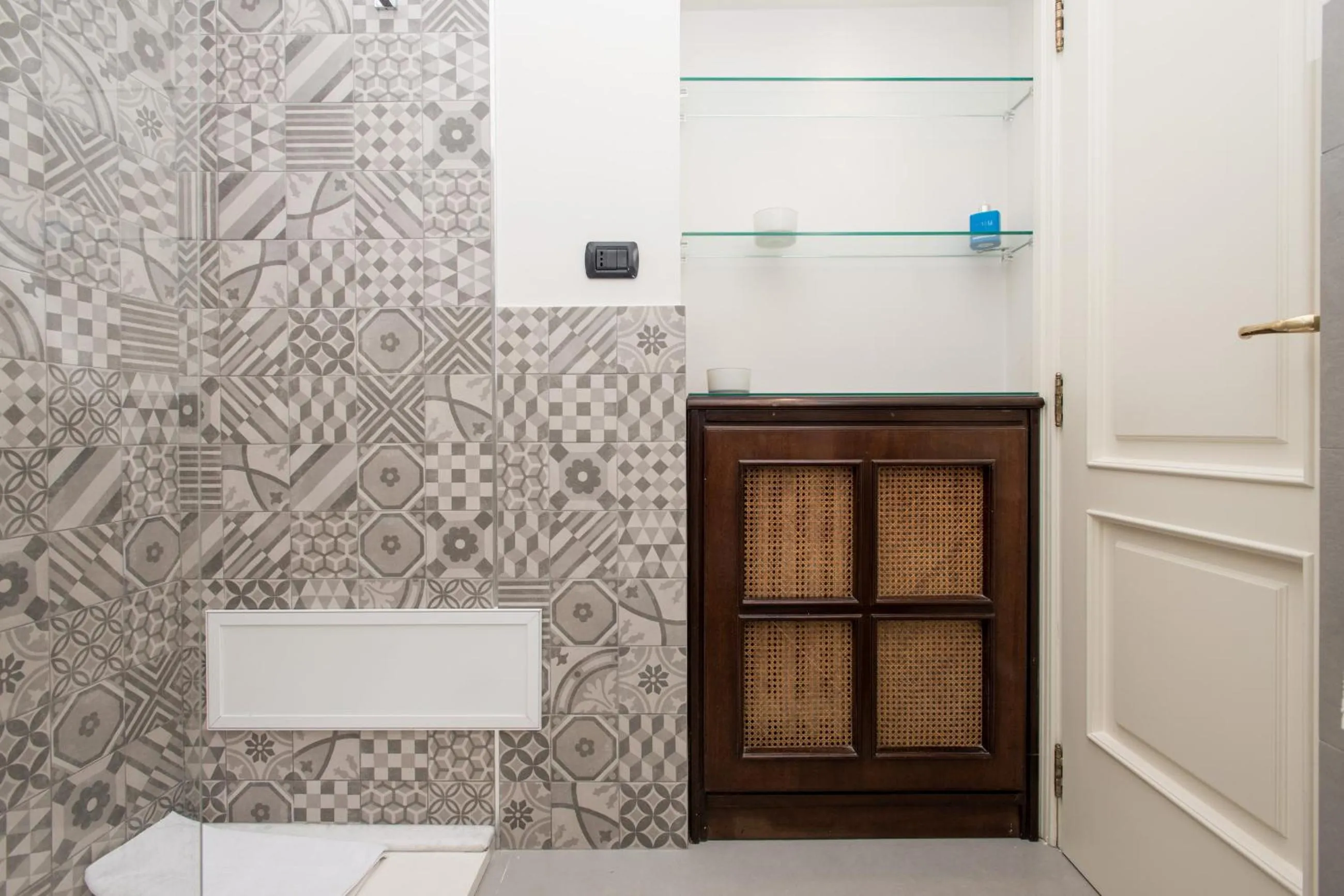 Bathroom in Il Garbino Suite and Apartment