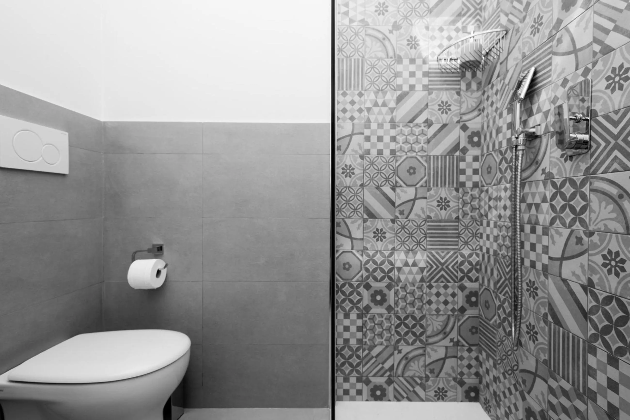 Shower in Il Garbino Suite and Apartment