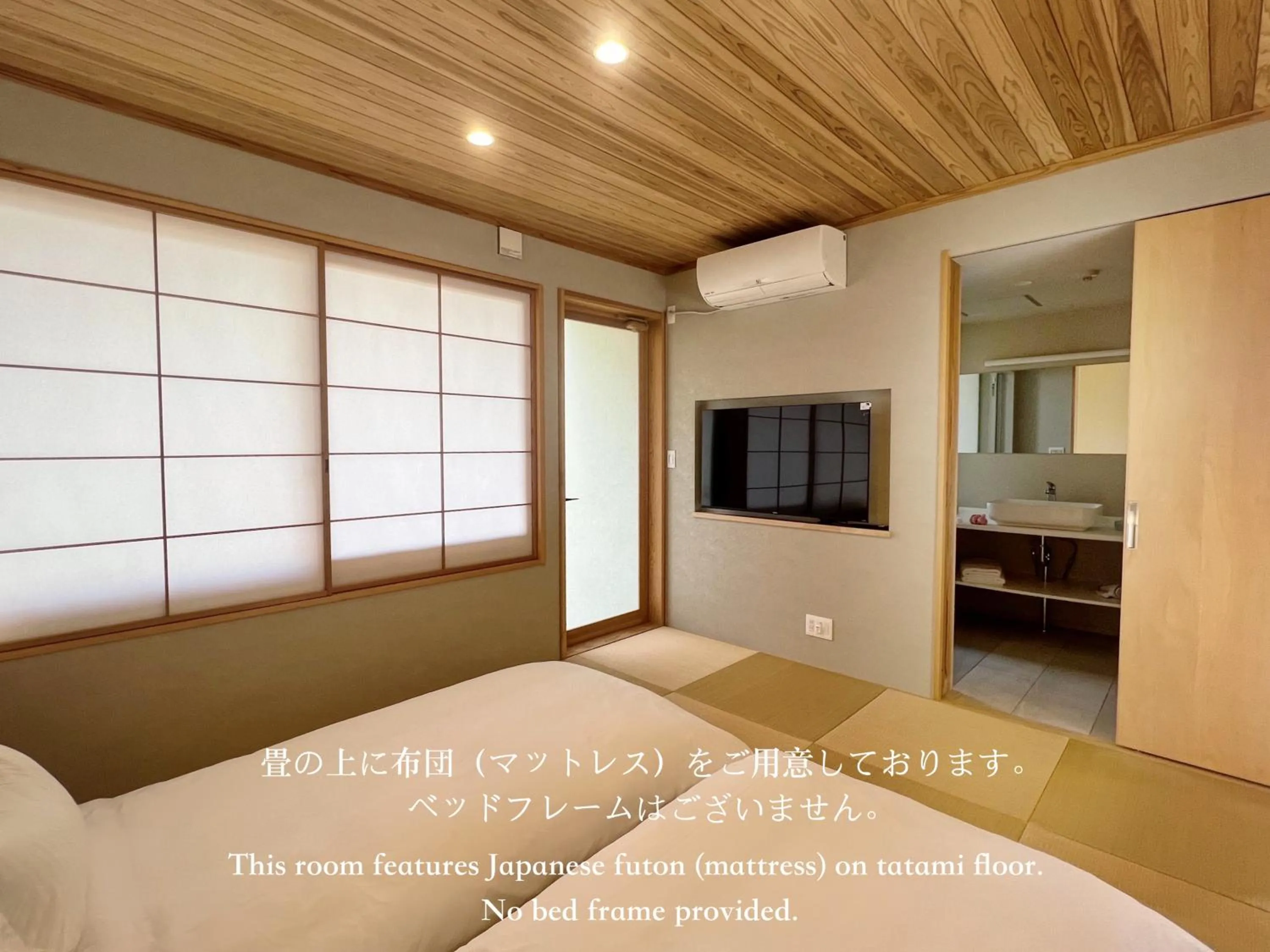 Bed in Kansai Airport Hotel Pine Villa
