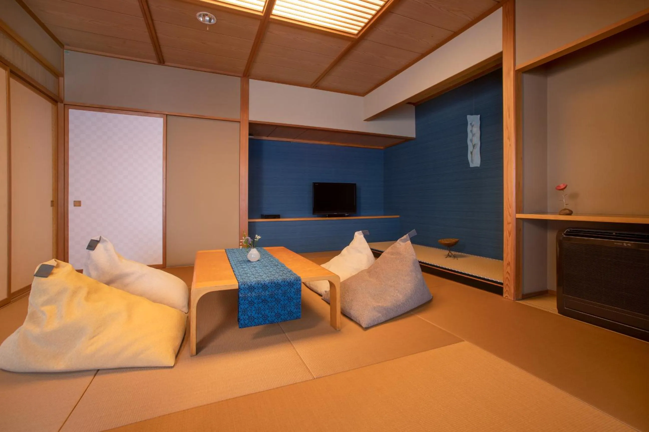 TV and multimedia, Bed in Ichiraku tendo spa & brewery