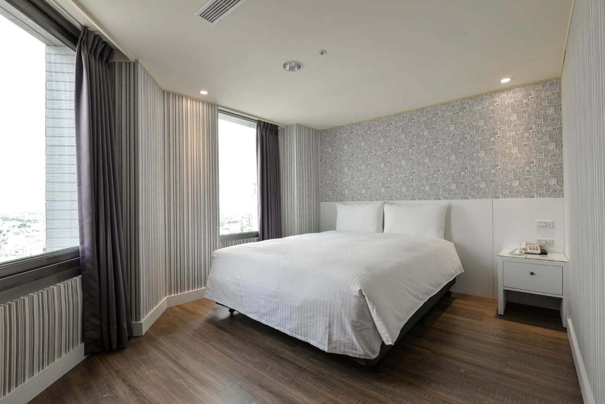 Bedroom, Bed in Golden Pacific Hotel