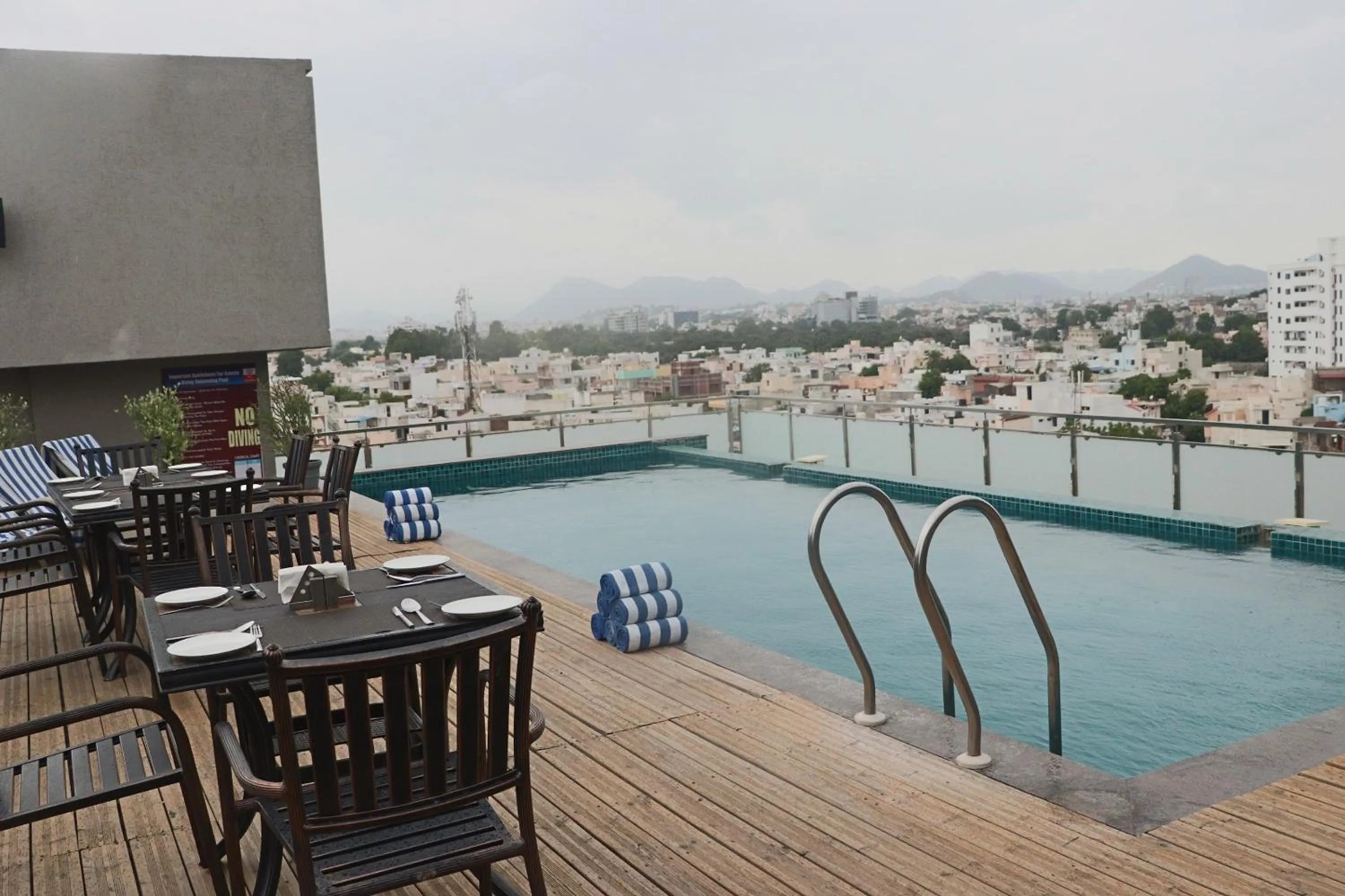 Swimming pool in Shree Kanak Udaipur