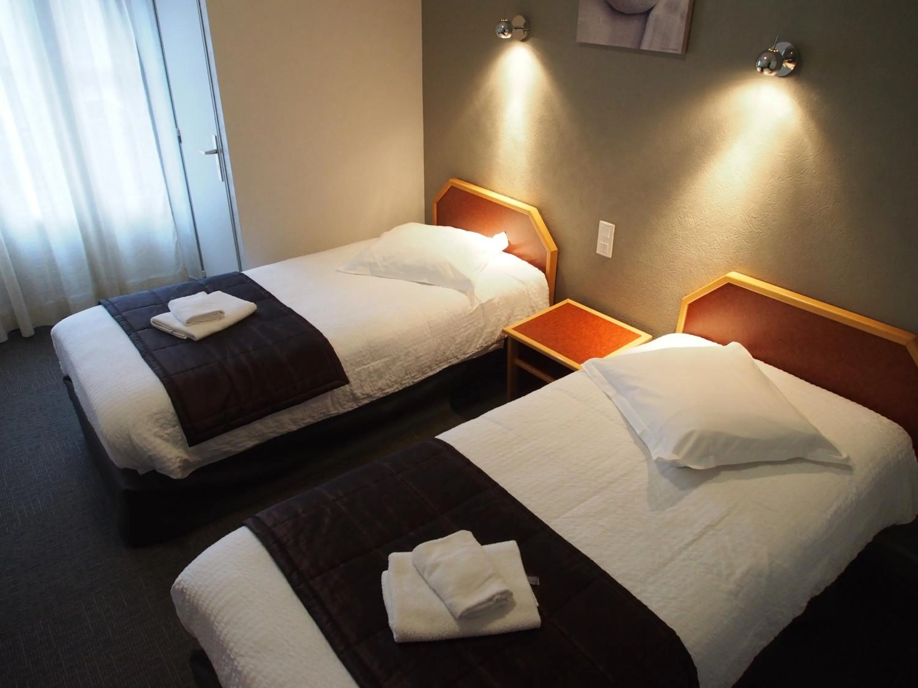 Bedroom, Bed in Hôtel de l'Aviation