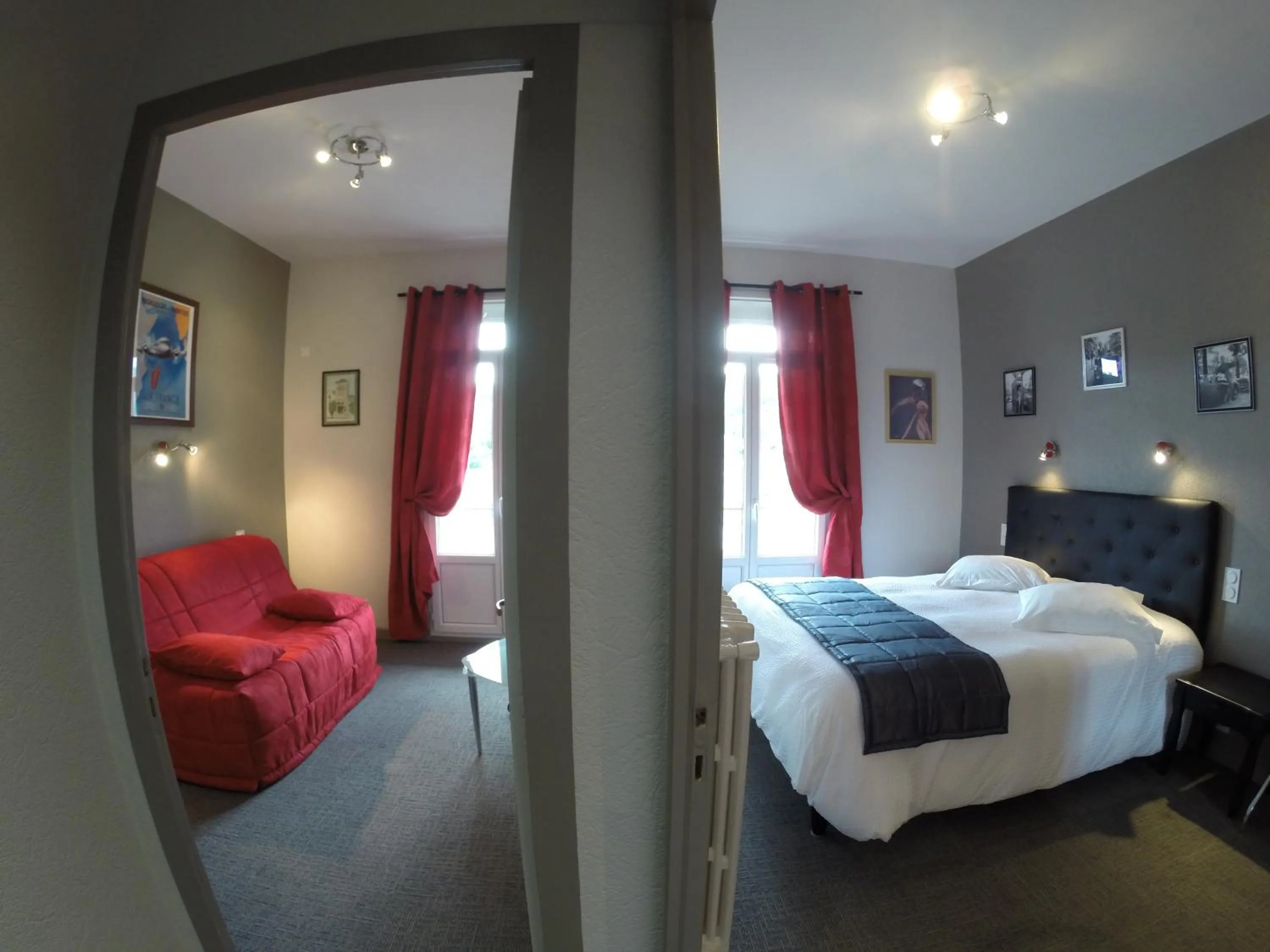 Photo of the whole room, Bed in Hôtel de l'Aviation