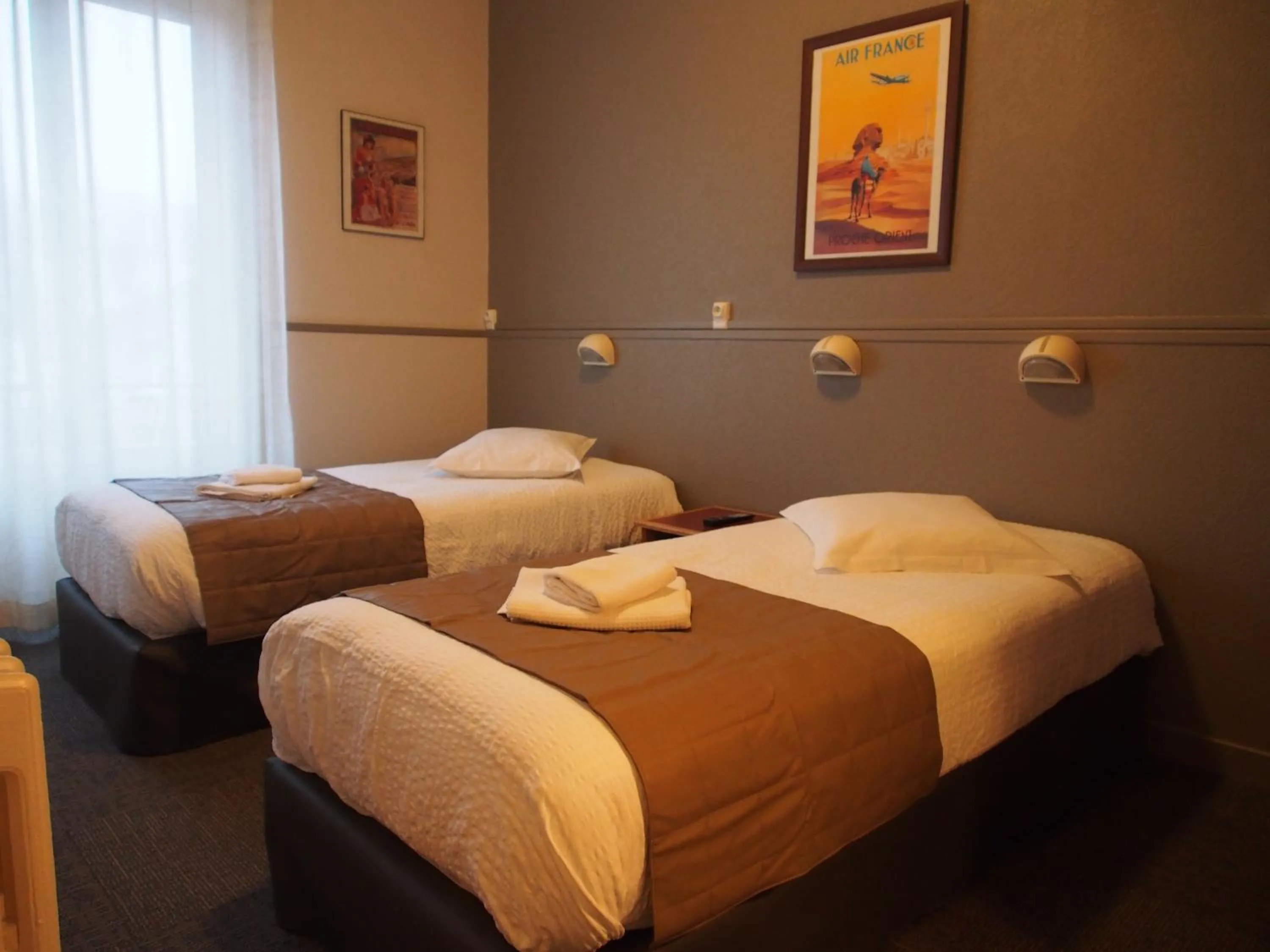 Photo of the whole room, Bed in Hôtel de l'Aviation