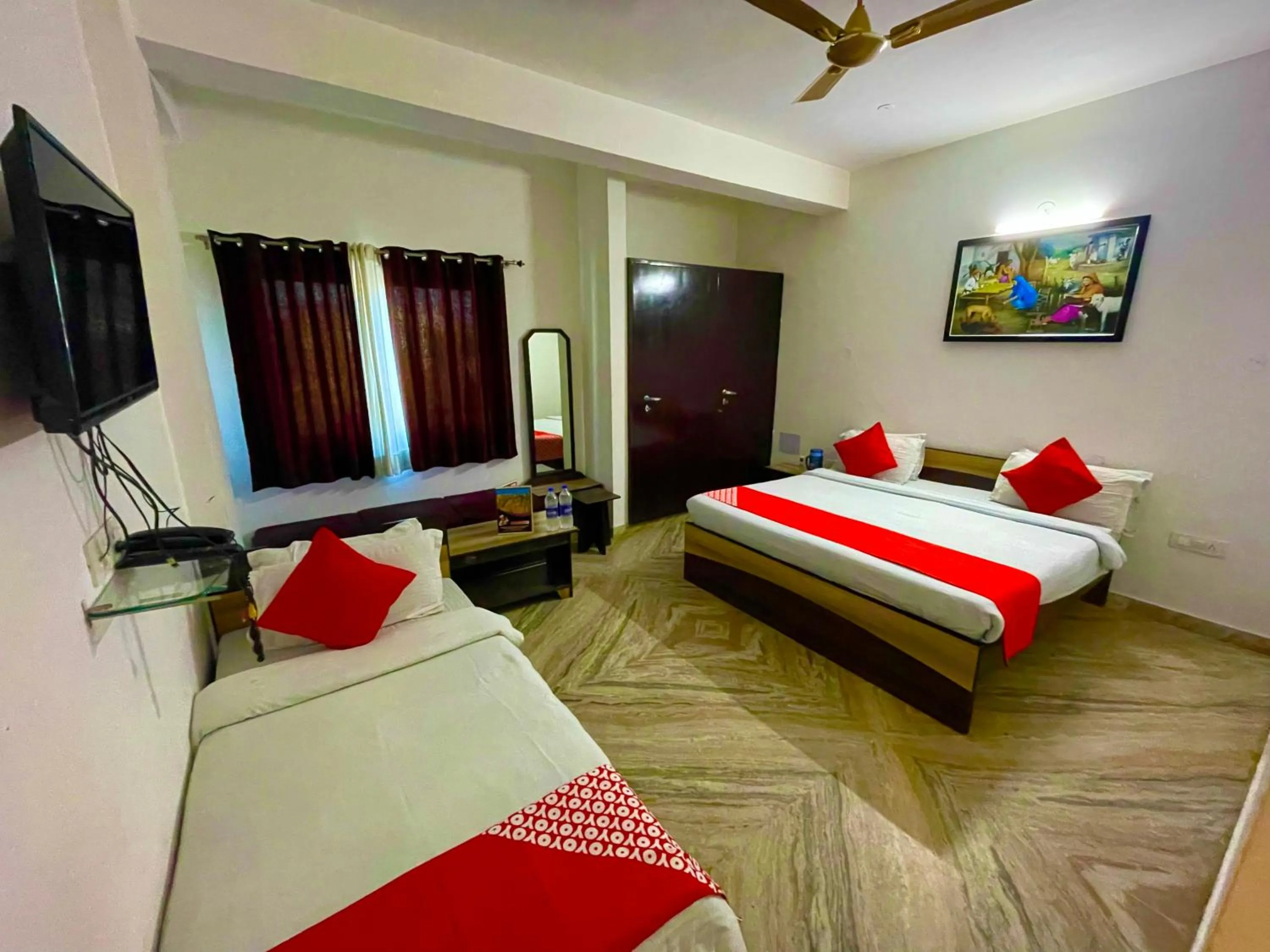 Bed in Nahargarh Palace Hotel