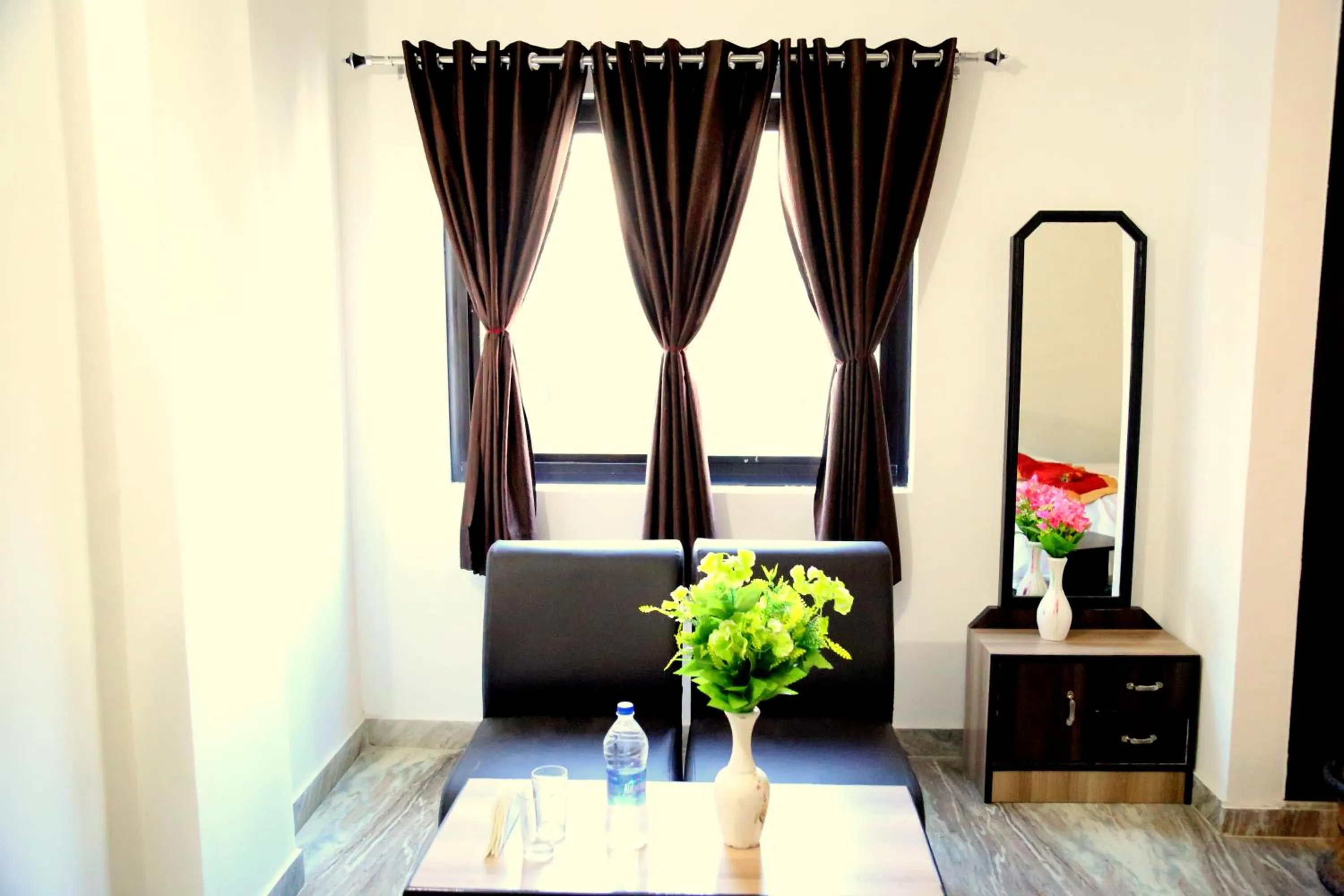 Mountain view in Nahargarh Palace Hotel