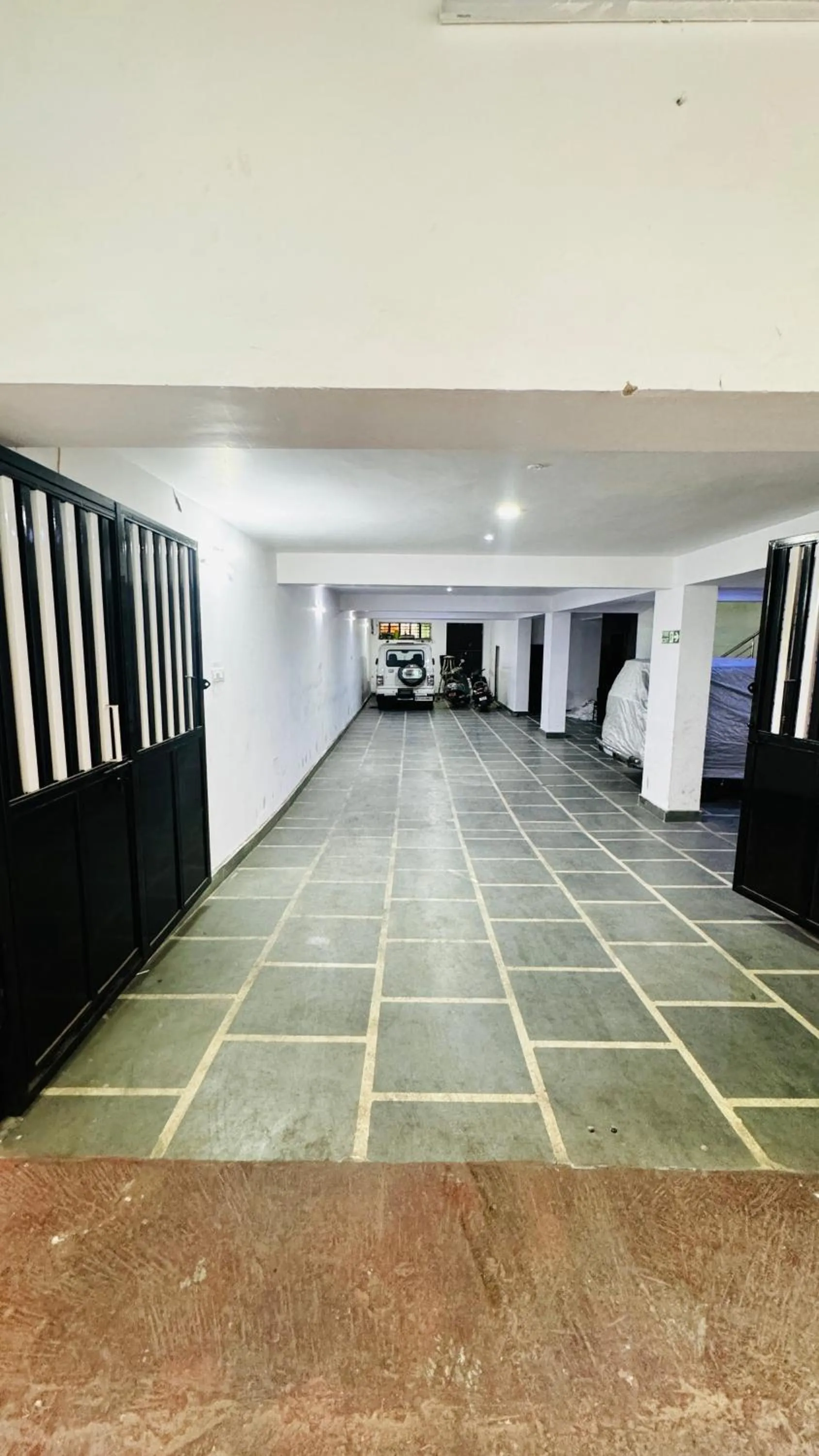 Parking in Nahargarh Palace Hotel