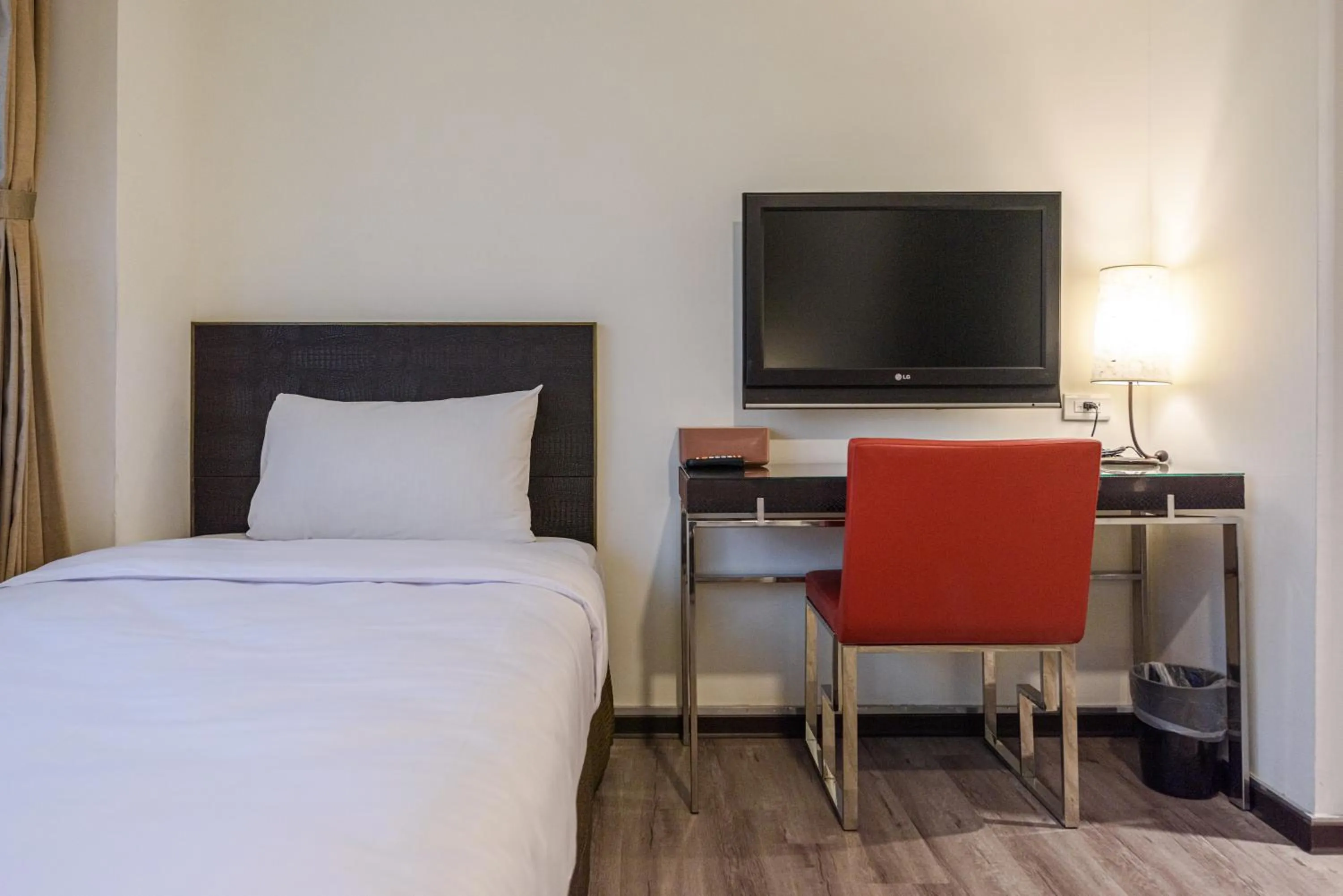 Bed in Jih Lih Hotel