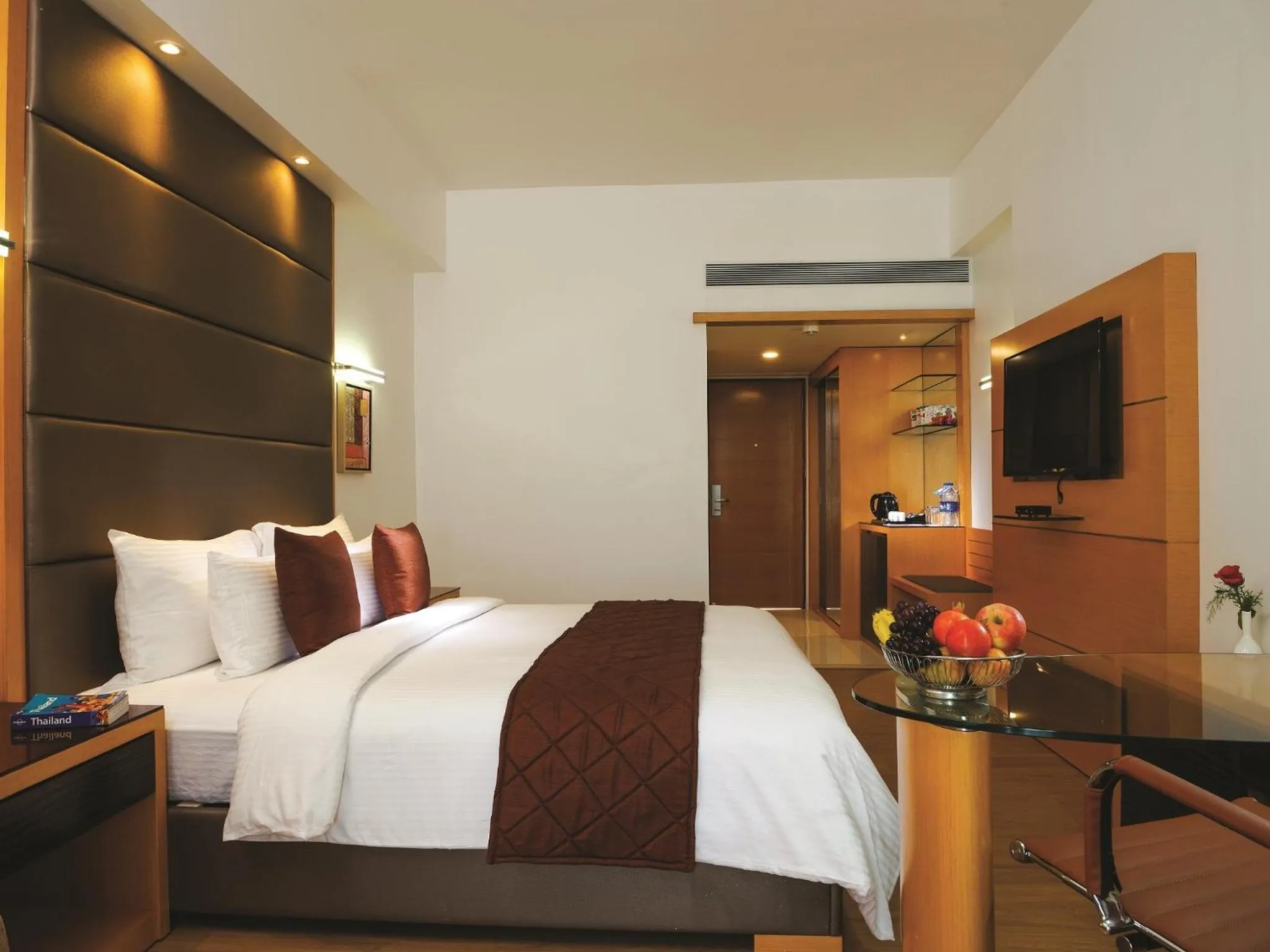 Day, Bed in The Central Residency