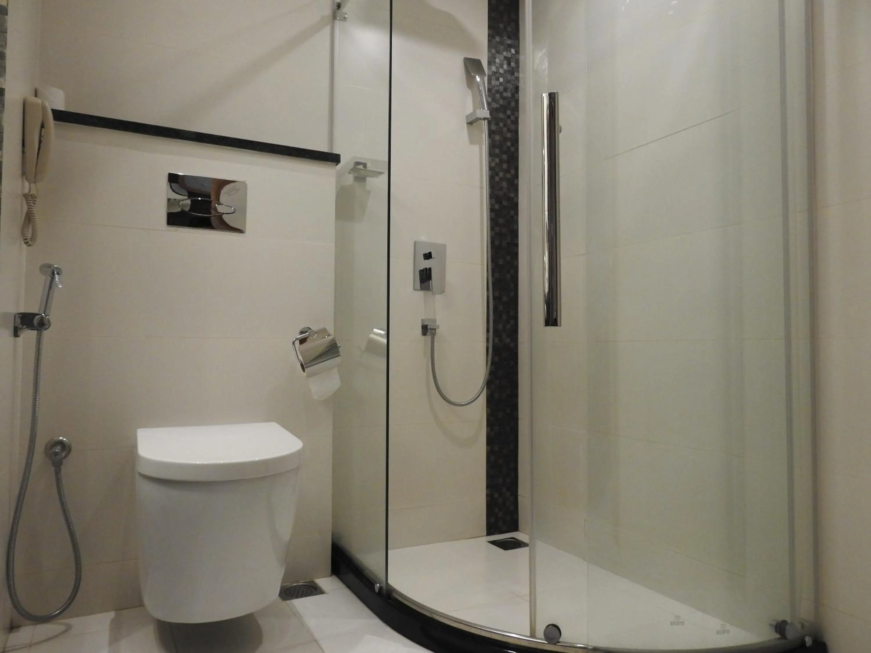 Toilet in The Central Residency