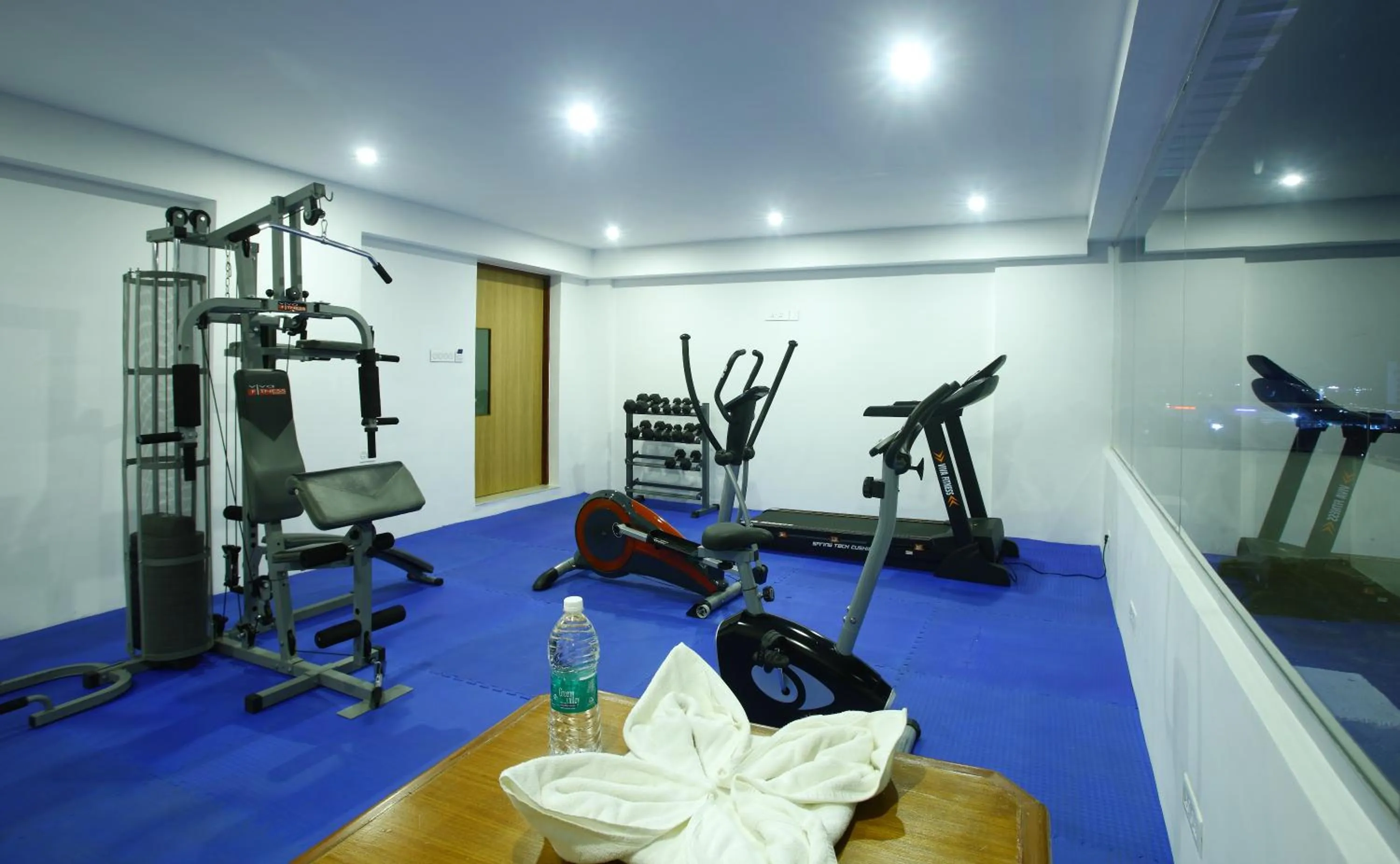Fitness centre/facilities in The Central Residency