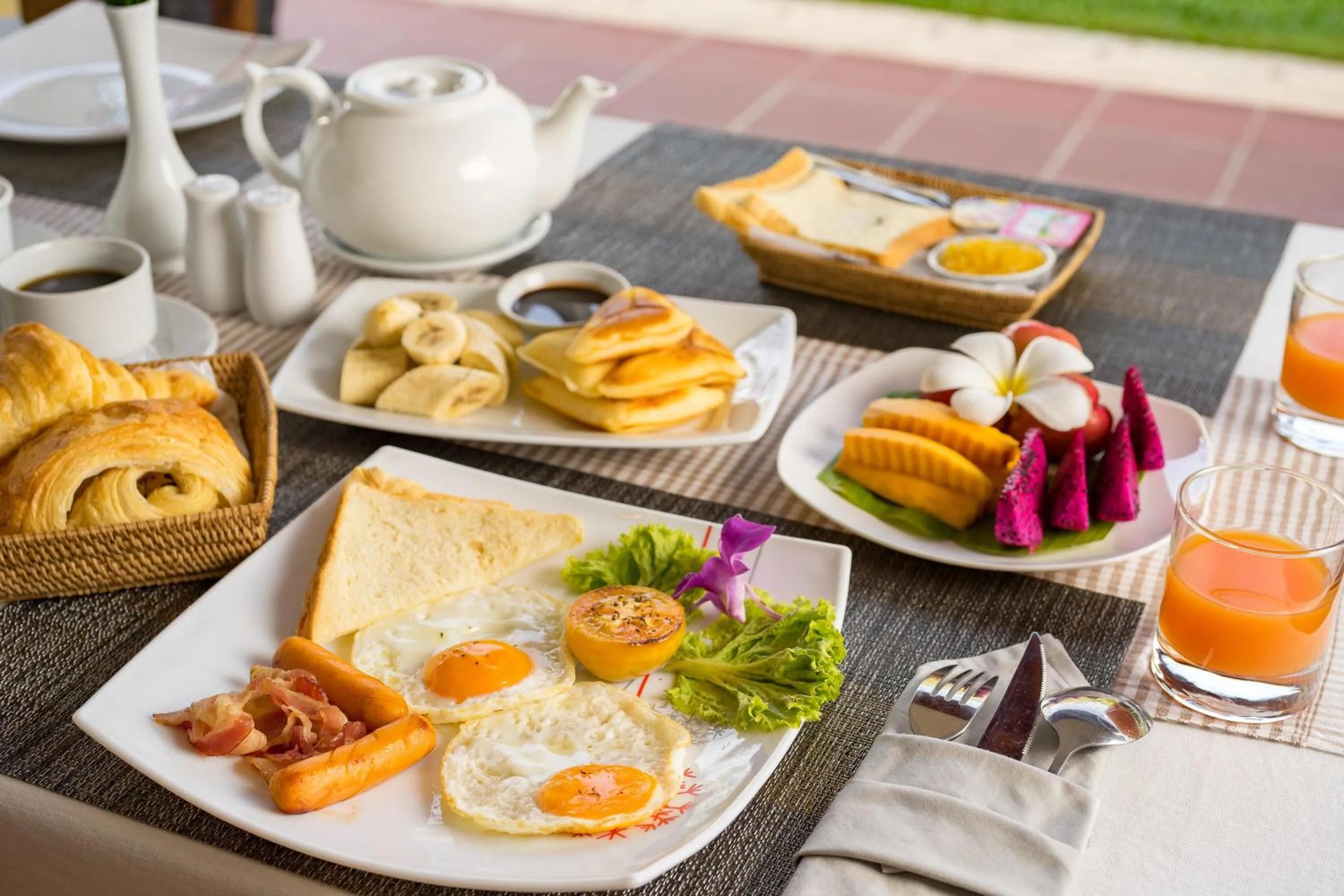 Restaurant/places to eat in Savada Angkor Boutique Hotel