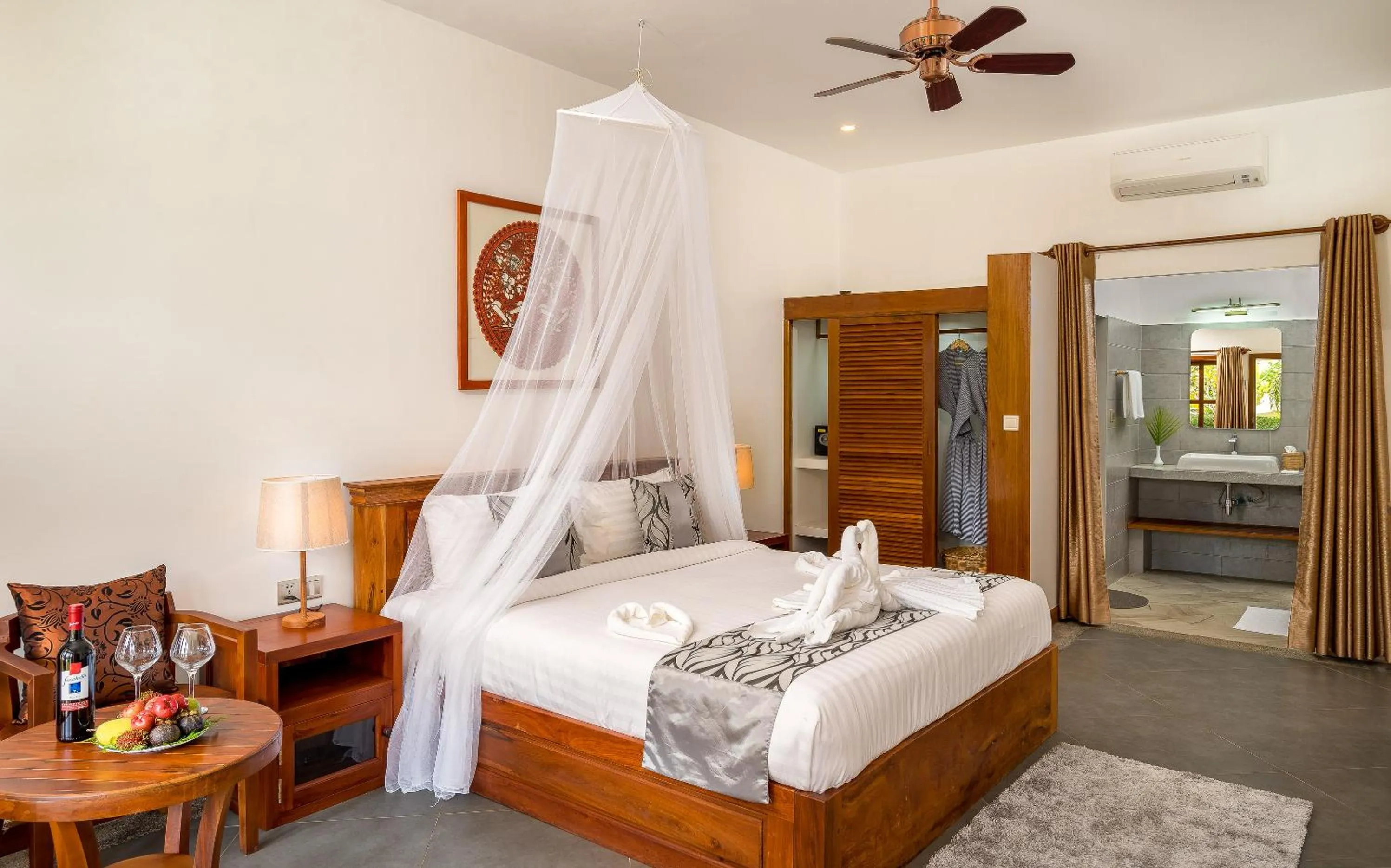 Shower, Bed in Savada Angkor Boutique Hotel